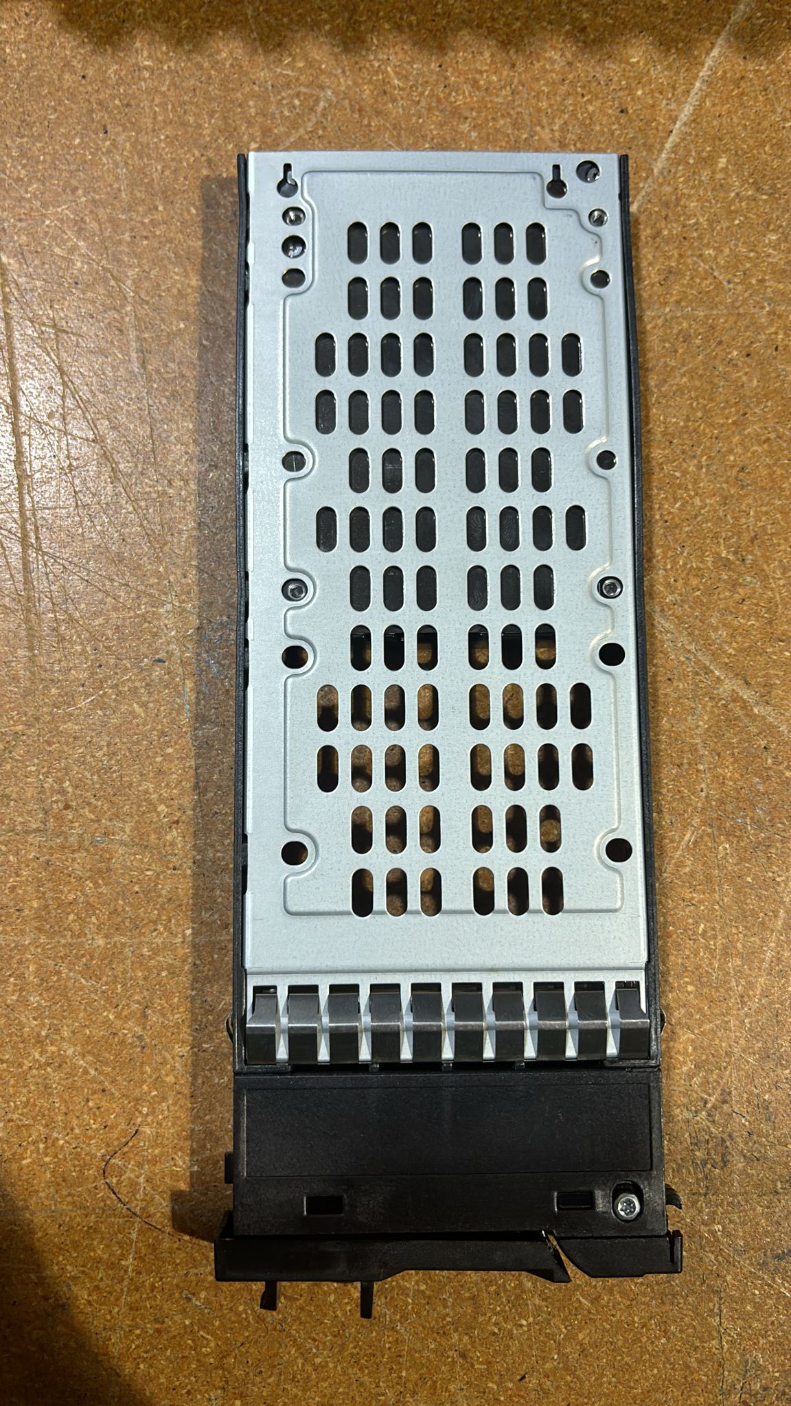 HP P13236-001 960GB MSA SAS SSD - Connector View | Alo Tech Solutions