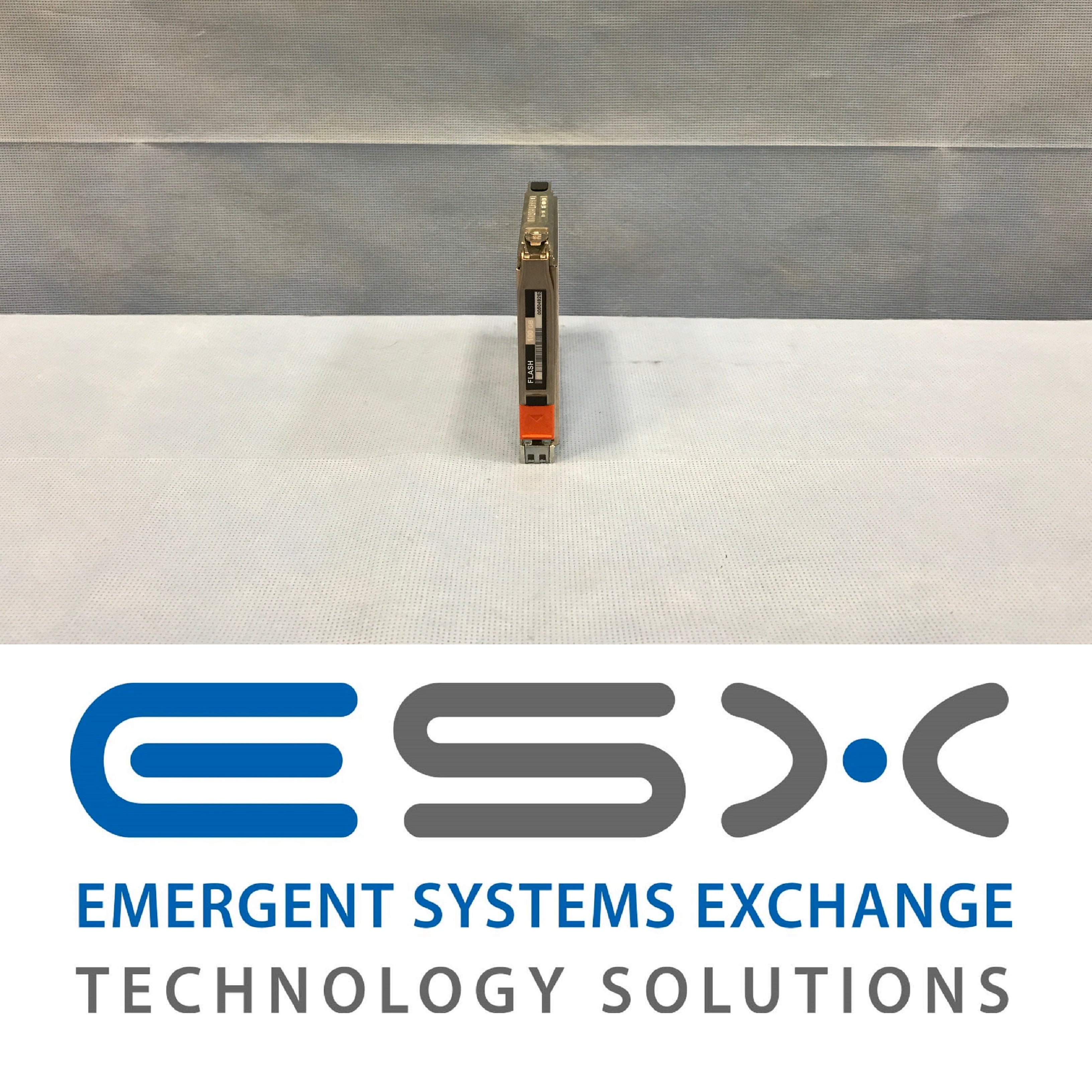 EMC VNX 100GB 2.5" 6G SSD - PN: 005049263 / VX-2S6F-100