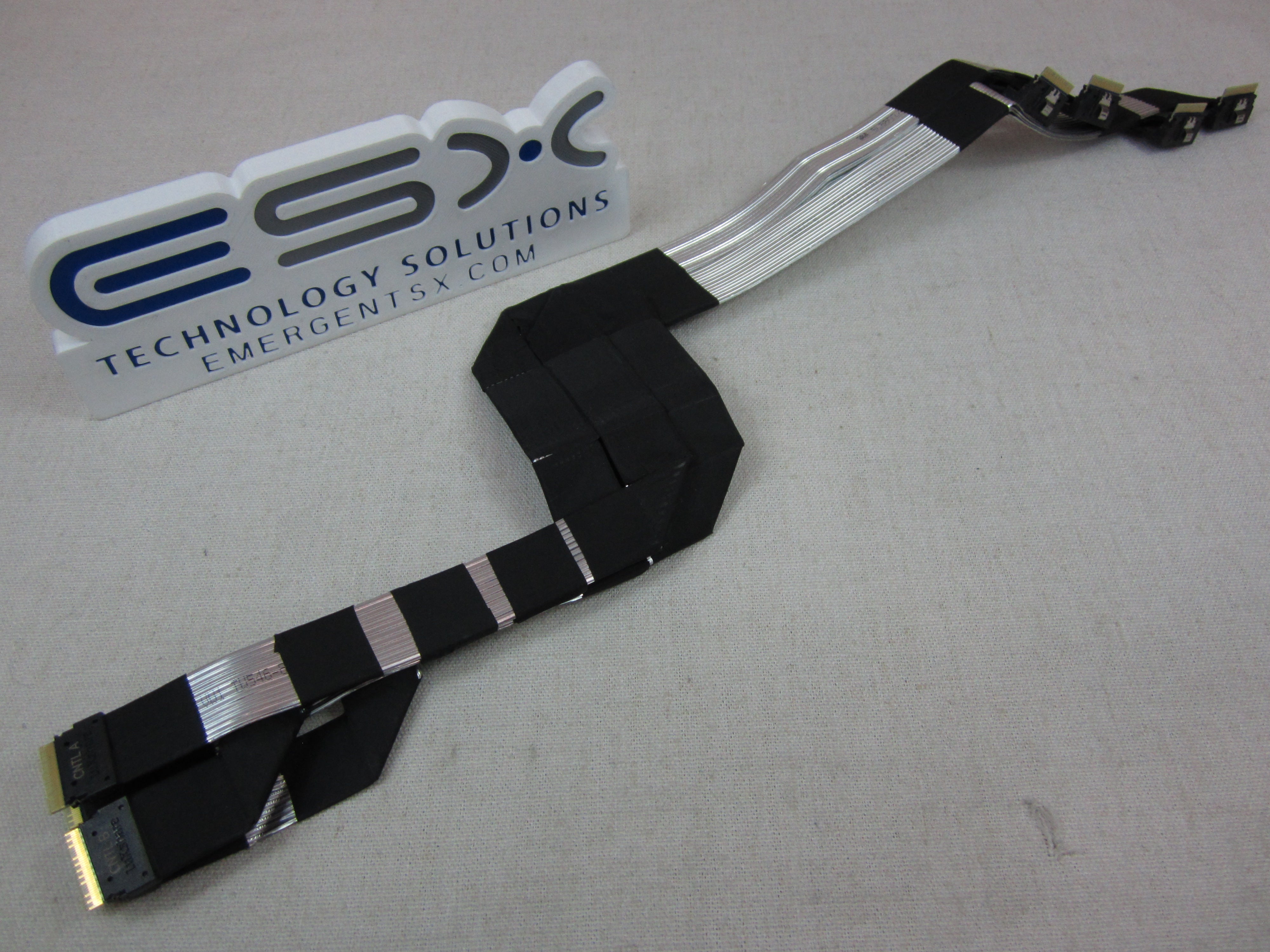 Dell 26HC0 PowerEdge R940 24x2.5" BP A0/A1/B0/B1 to PCIe NVMe Expander Cable