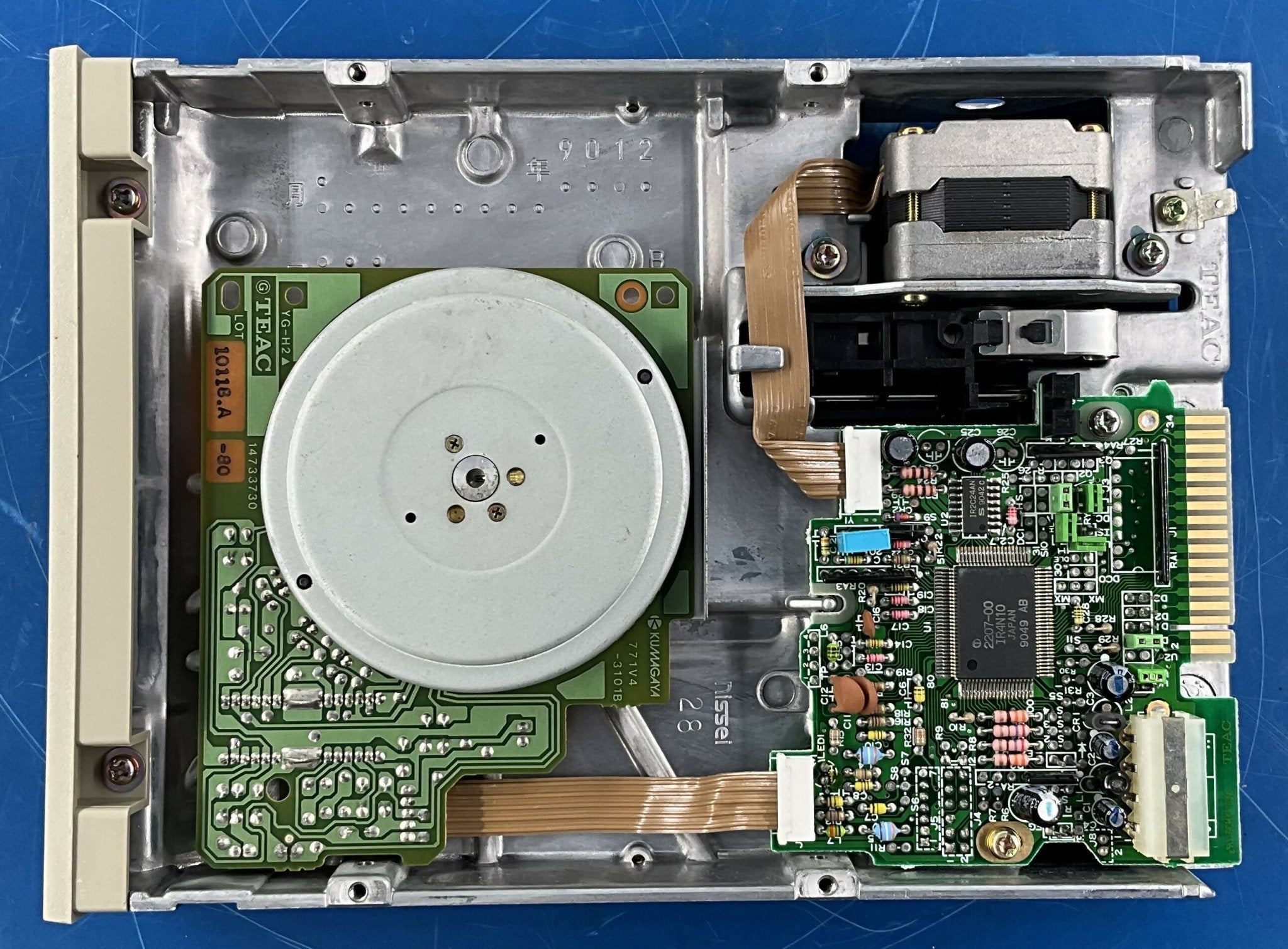 FLOPPY DISK DRIVE 5 1/4/1.2MB (2220086/46-275298P1 GE