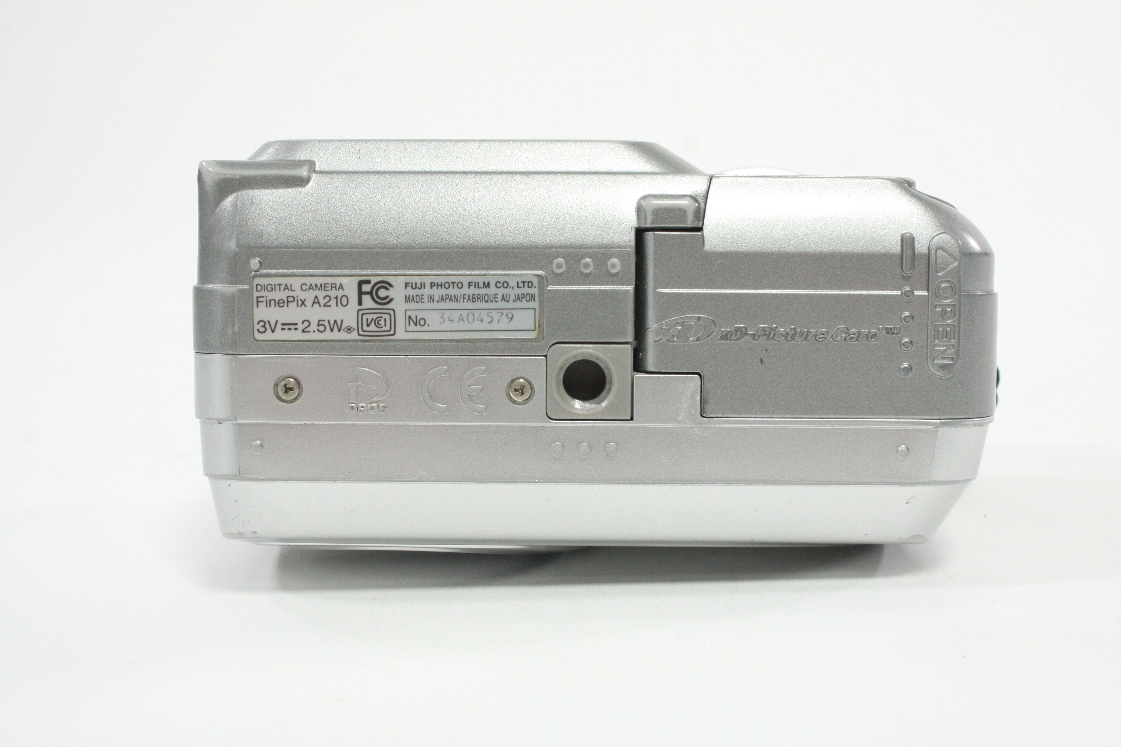 Fujifilm FinePix A210 Digital Point-and-Shoot Camera 3x Zoom 3.2mp