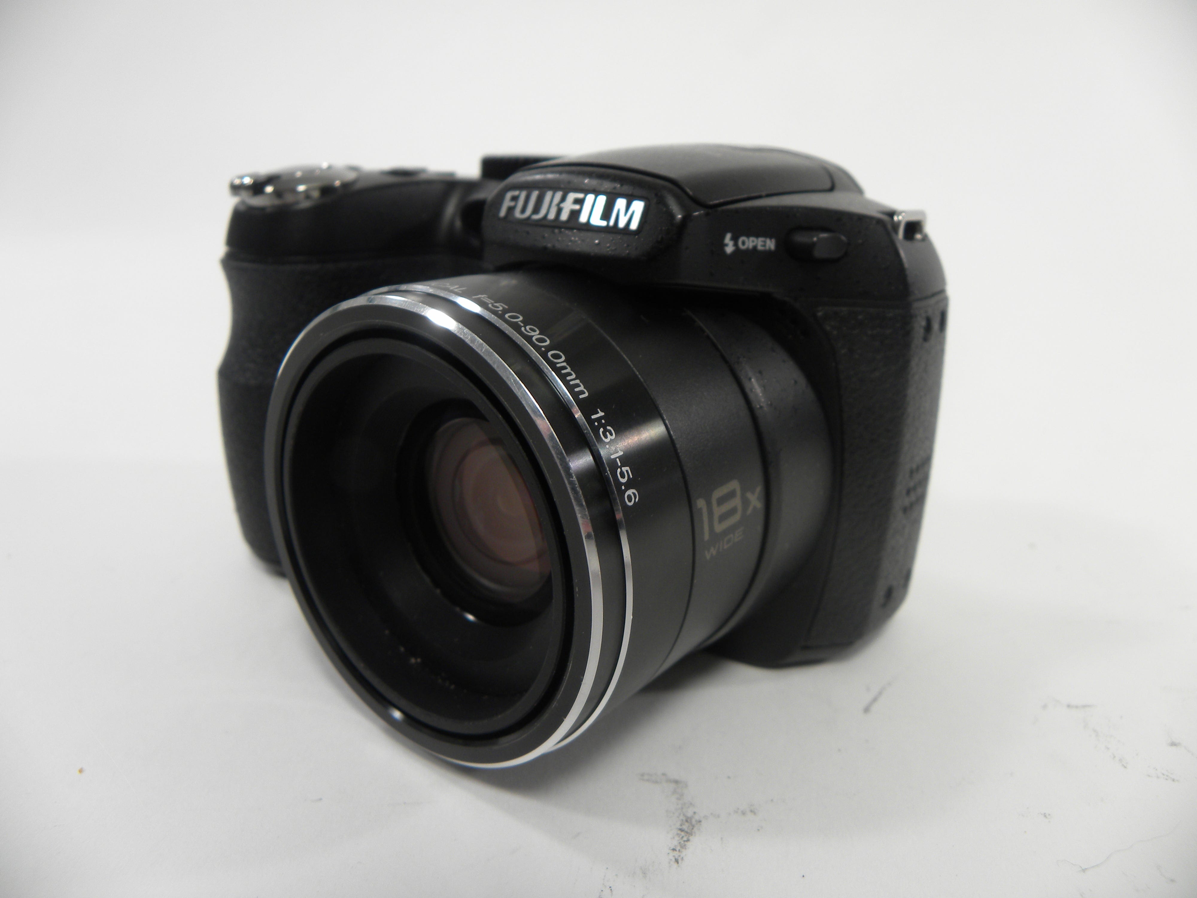 Fujifilm Finepix S1800 12.2mp Digital Camera