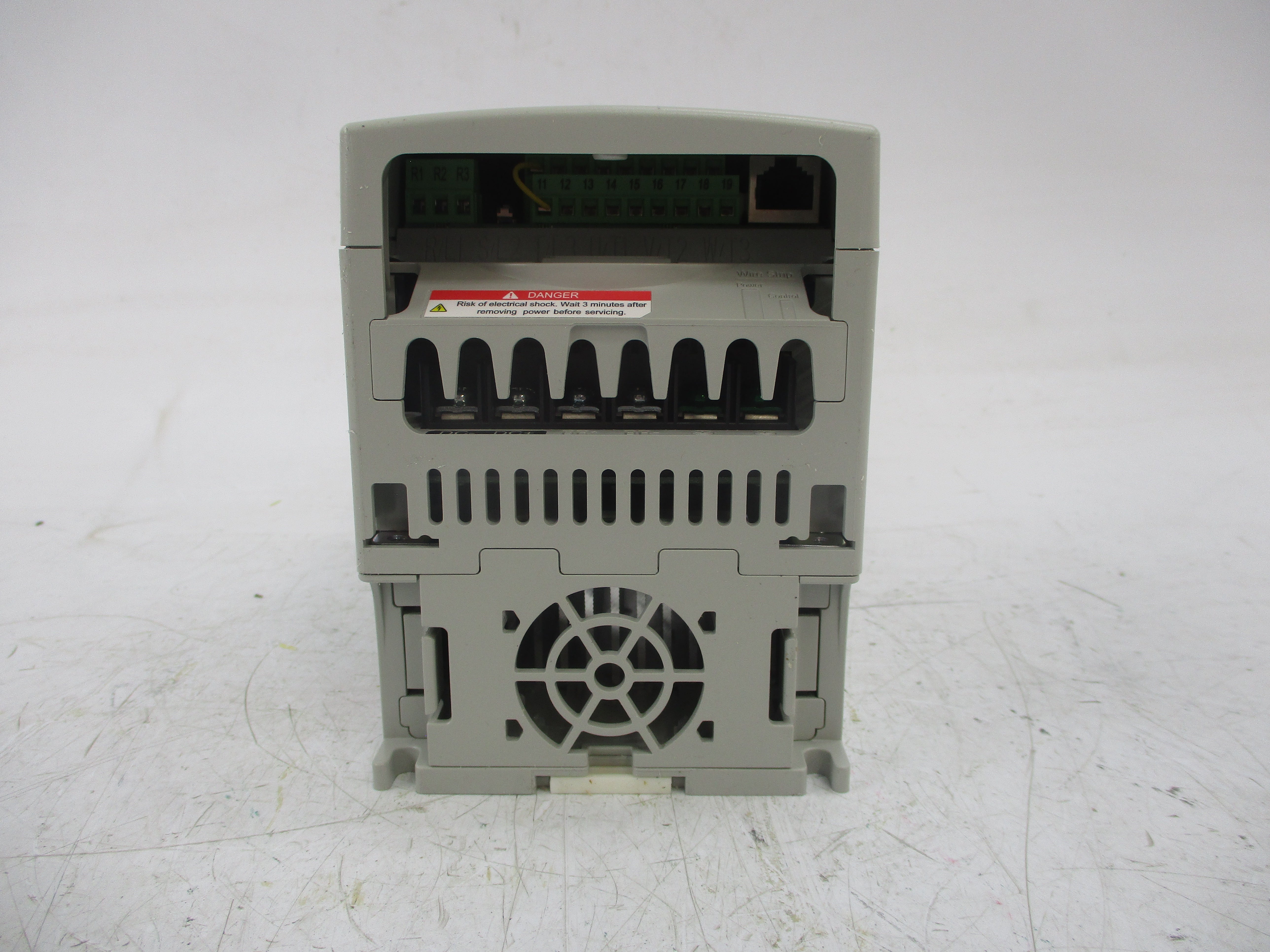 ALLEN BRADLEY 22B-B2P3N104 SER. A 180-264VAC 2.5A F/W 7.02 NSMP