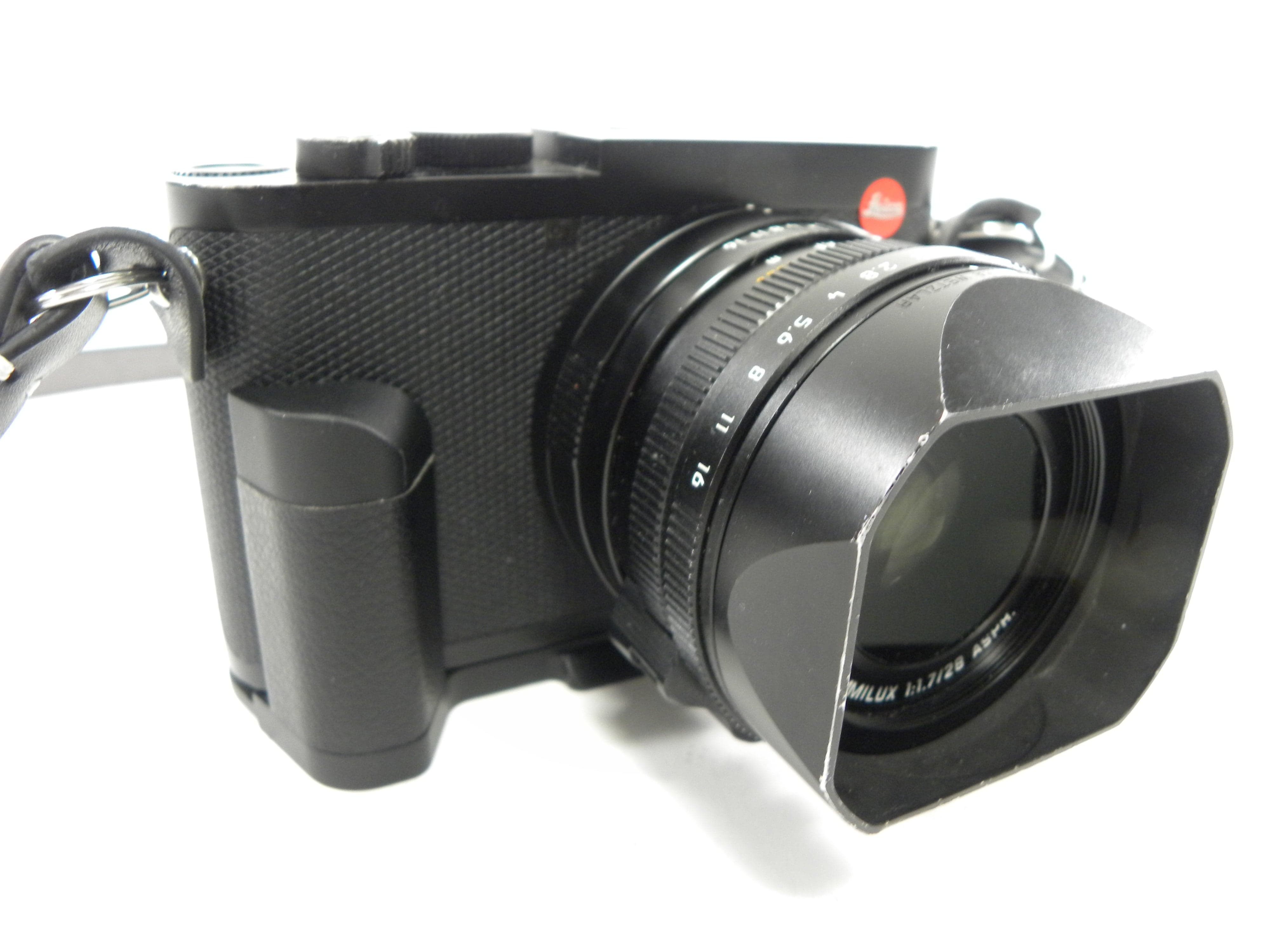 Leica Q2 Type No. 4889 w/Summilux 28mm f1.7