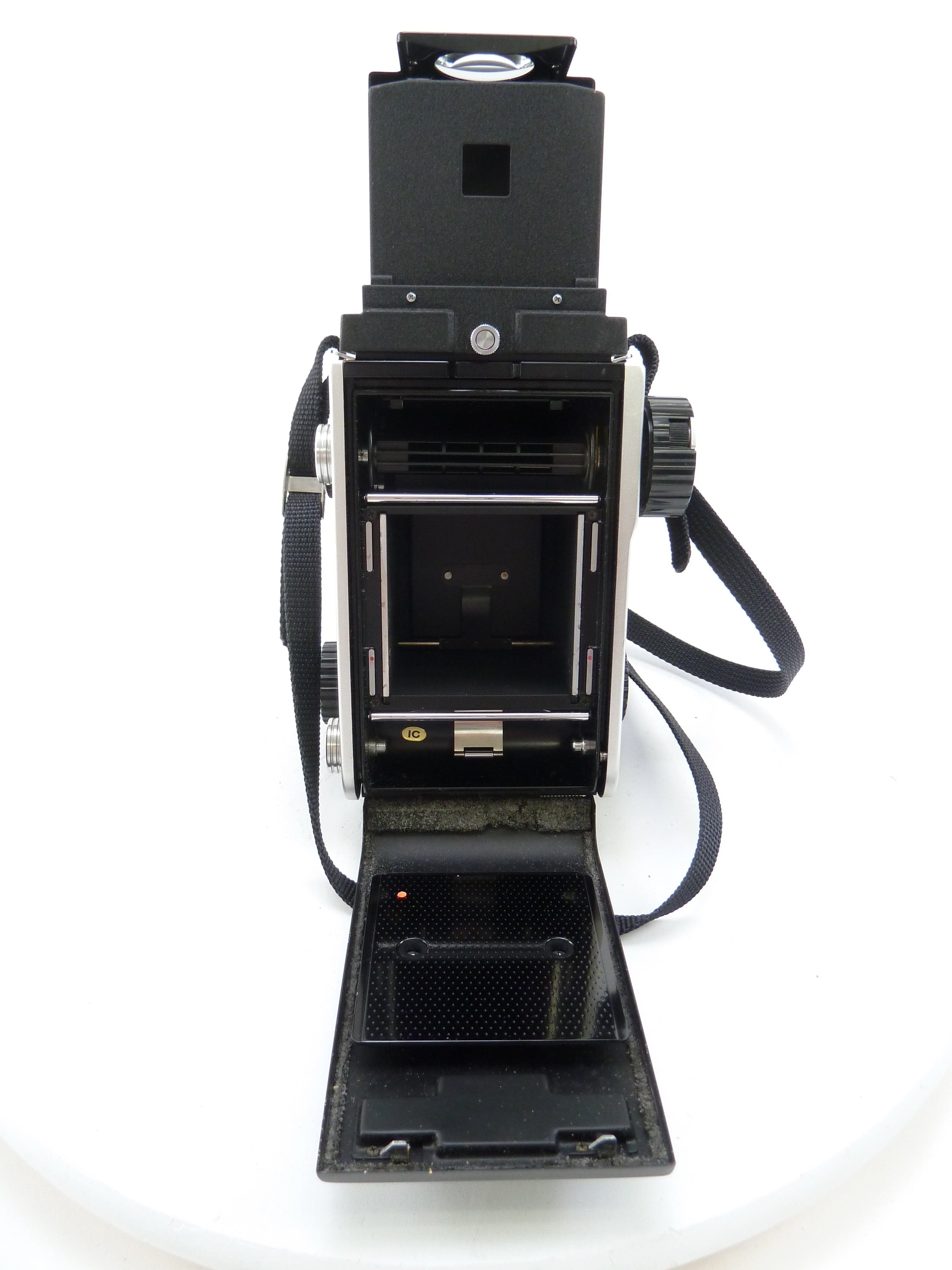Mamiya C220 with 80MM f2.8 Blue Dot Lens