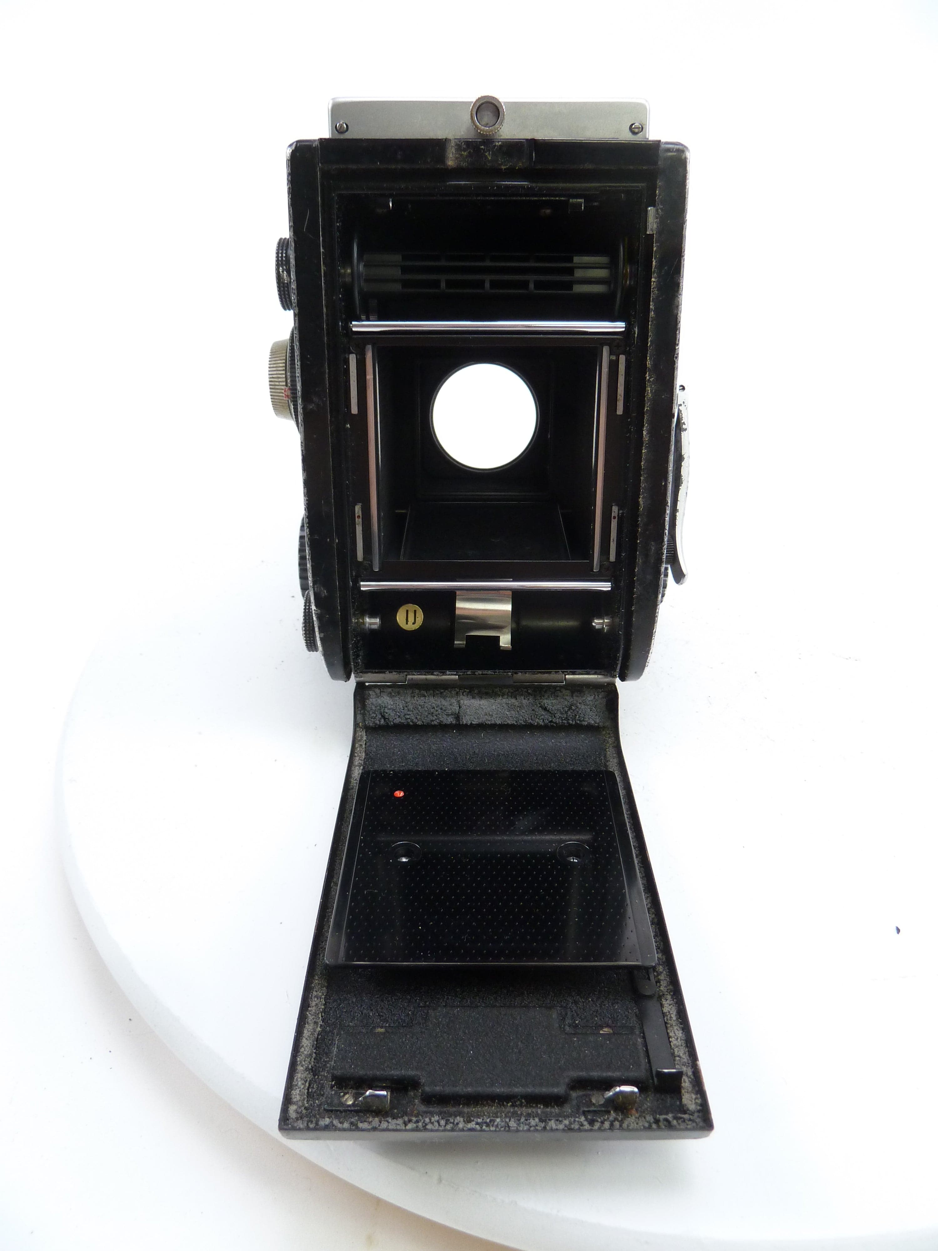 Mamiya C330 Camera Body being sold AS IS