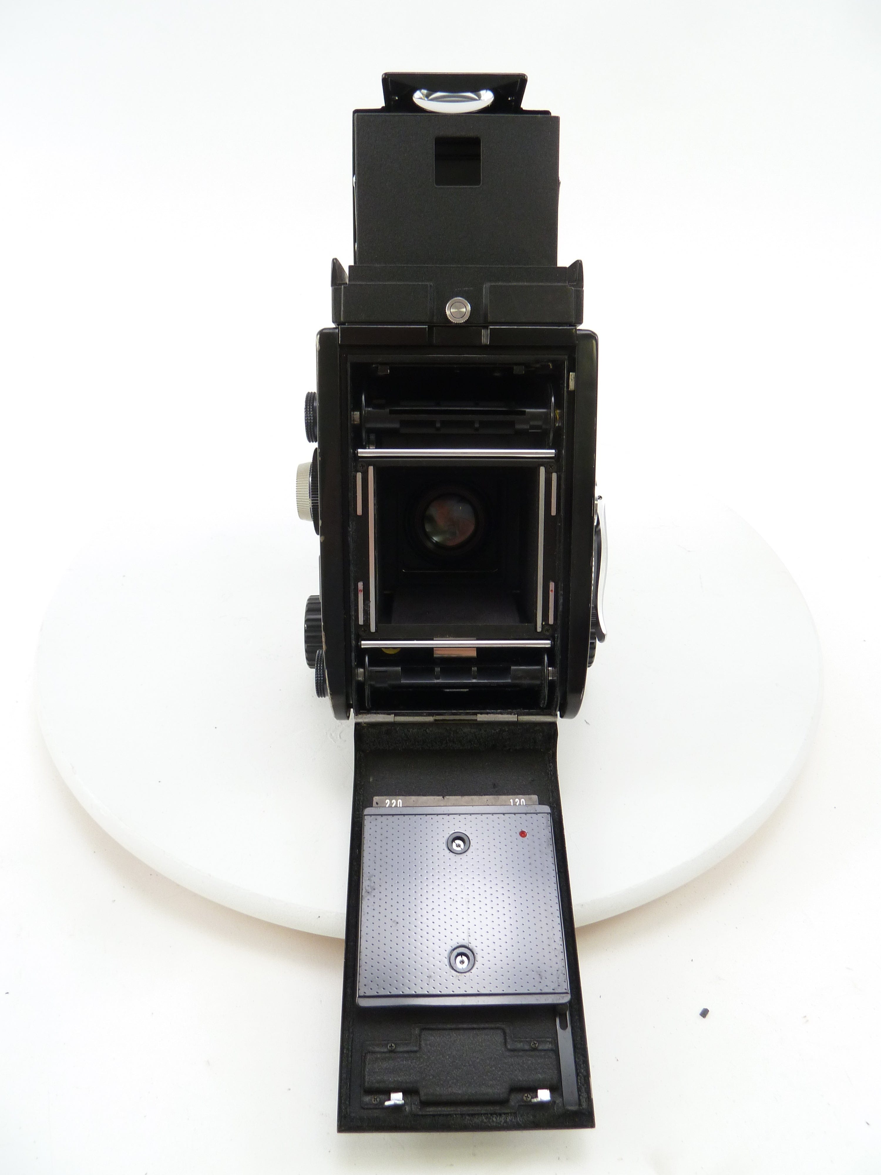Mamiya C330 Camera Outfit with 80MM F2.8 Lens and Waist Level Finder