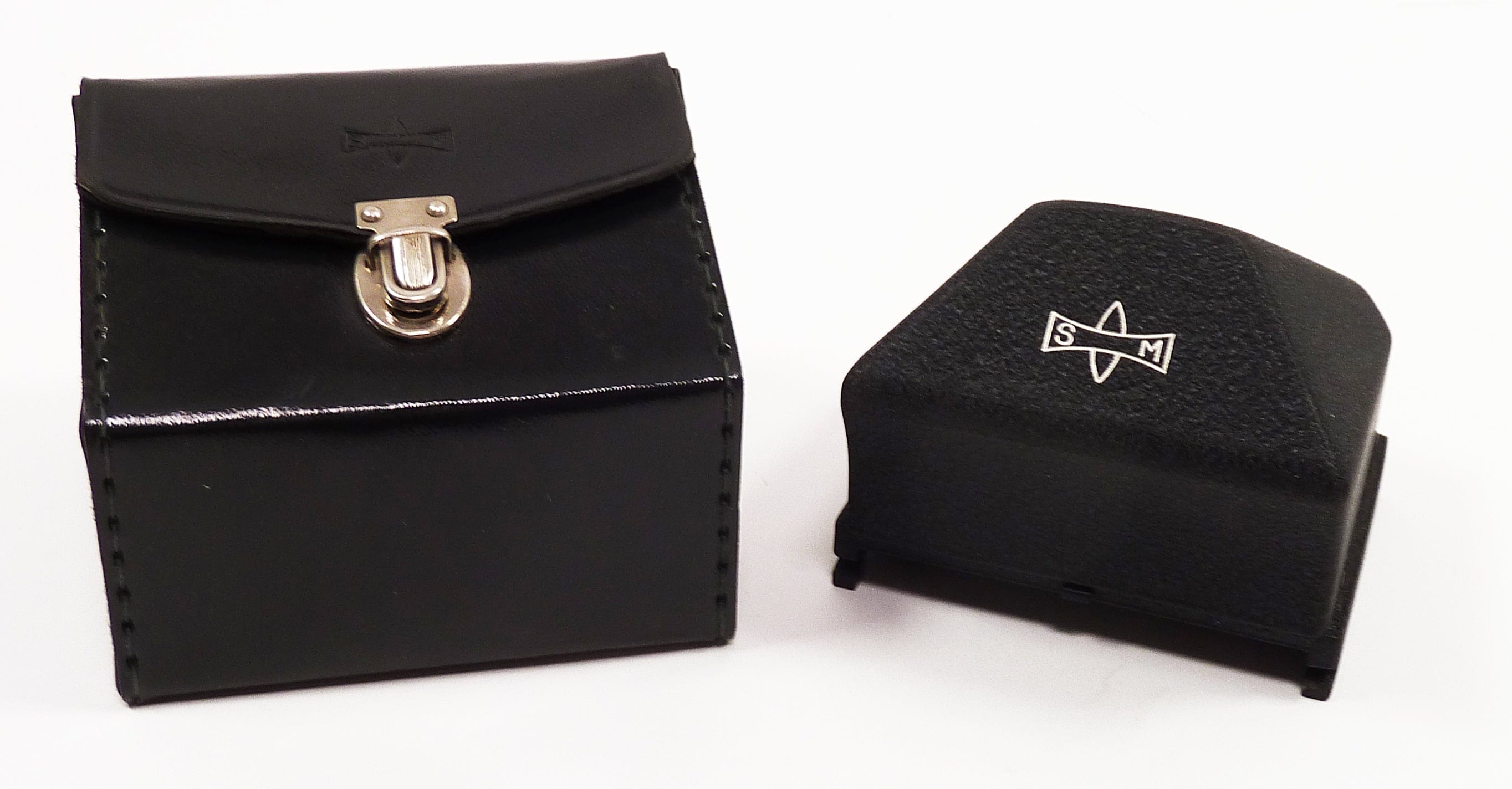 Mamiya TLR Prism finder in Case