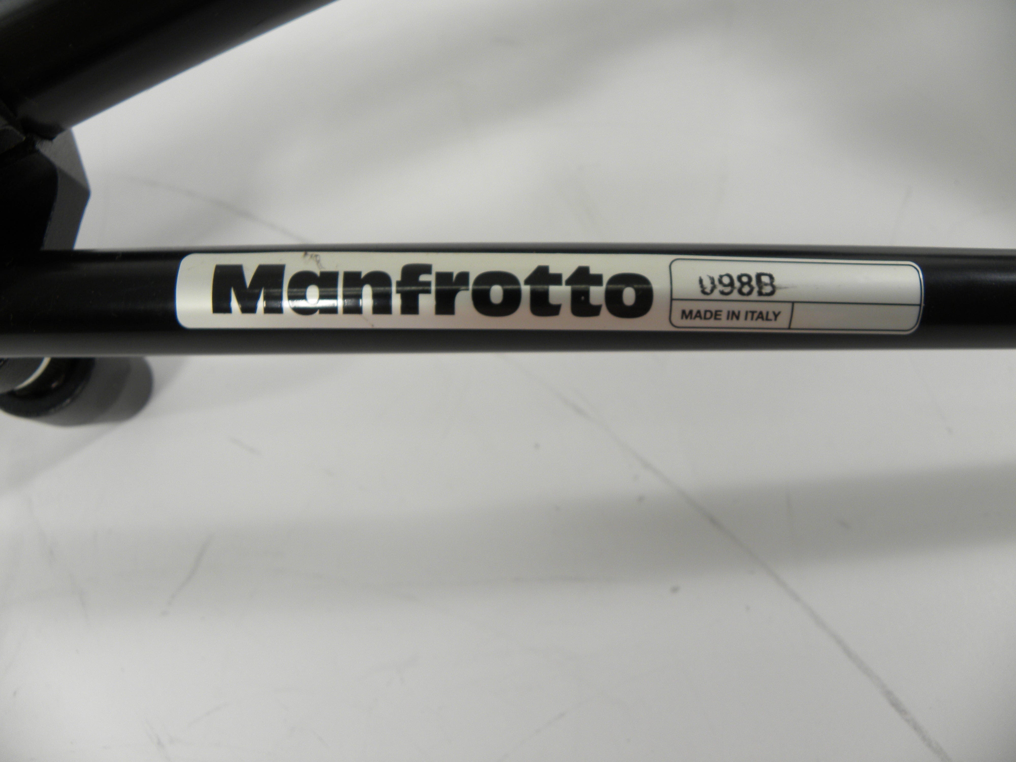 Manfrotto 098B Wall Mounting Boom Arm