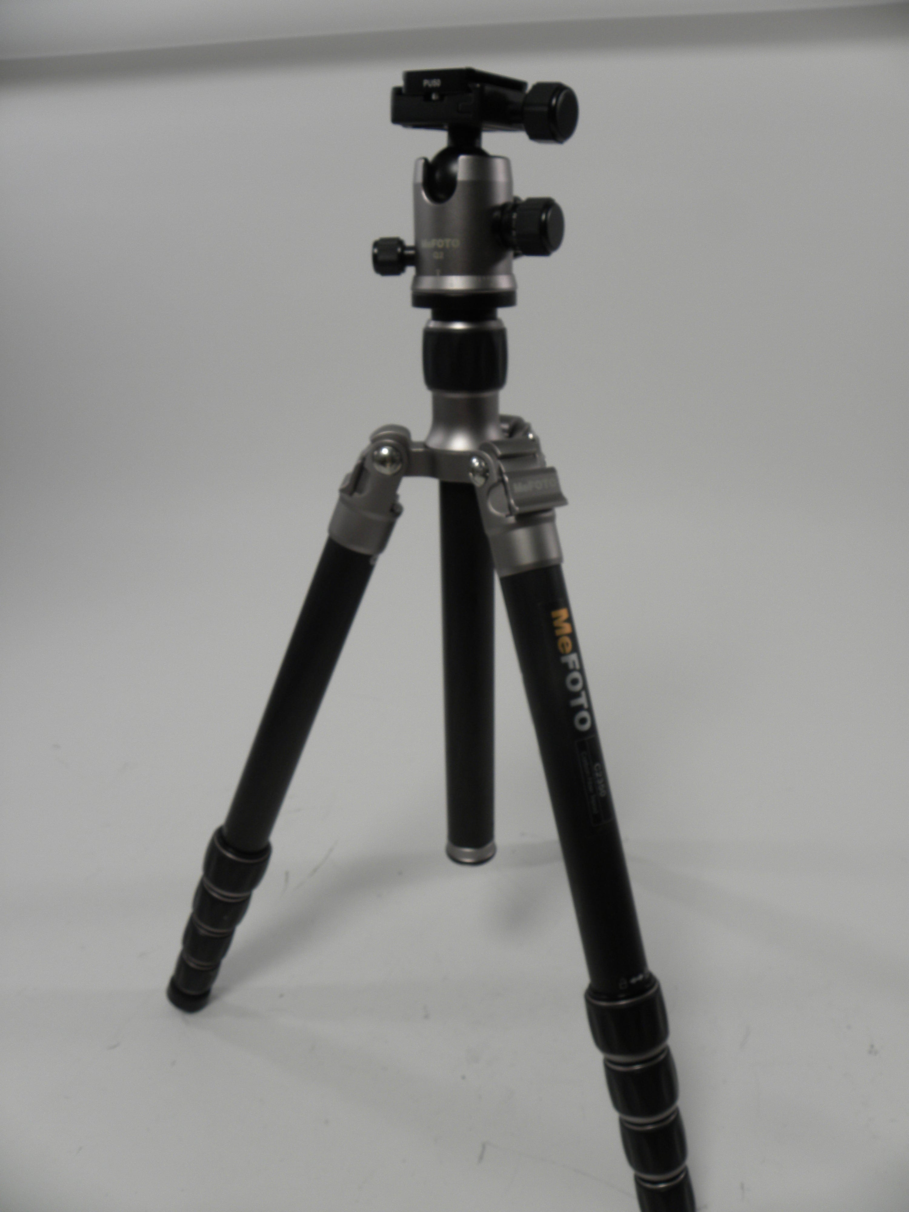 MeFoto C2350 Carbon Fiber Tripod Q2