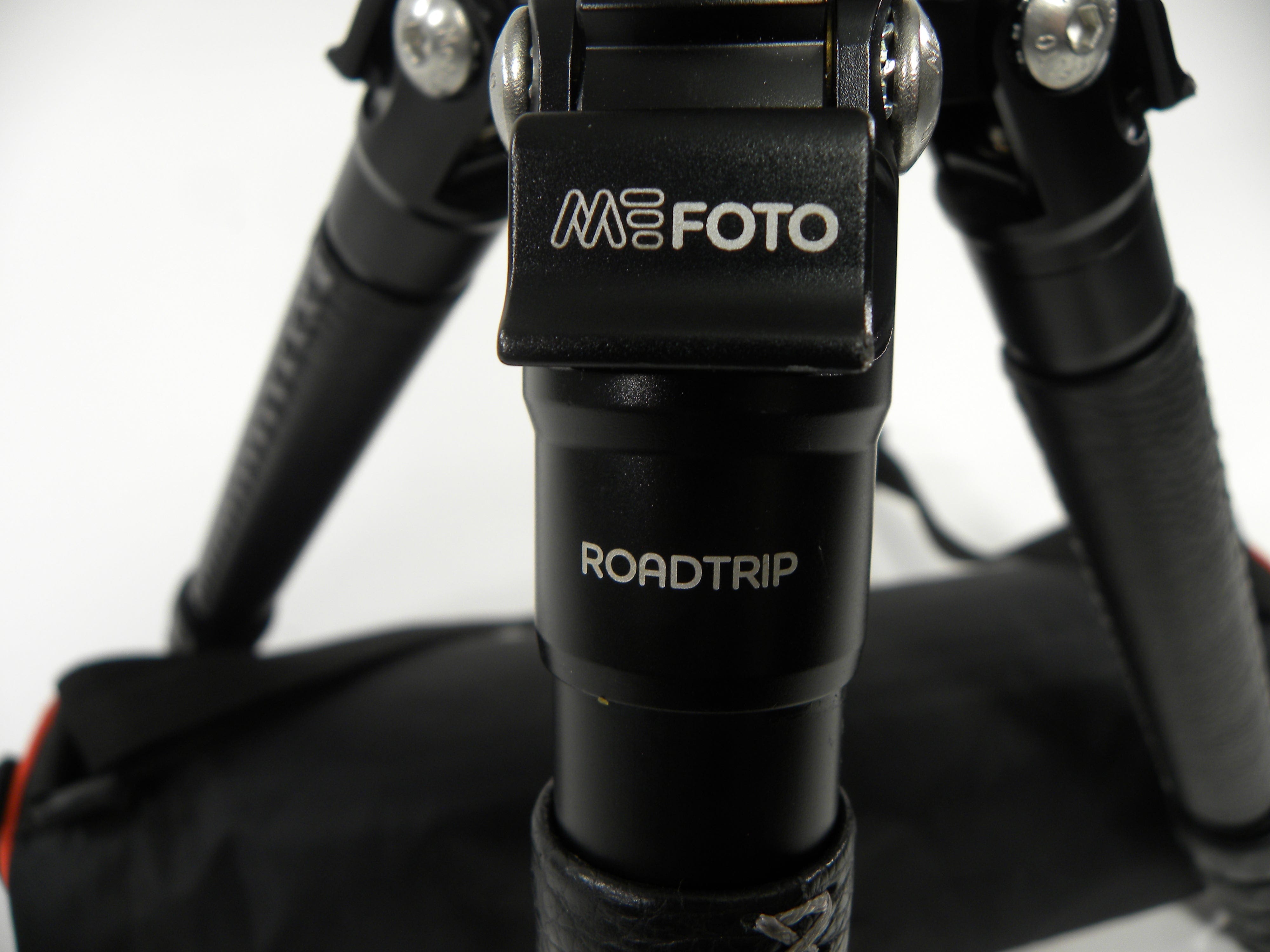 MeFoto Roadtrip Tripod w/PMU50 Quick release ball head