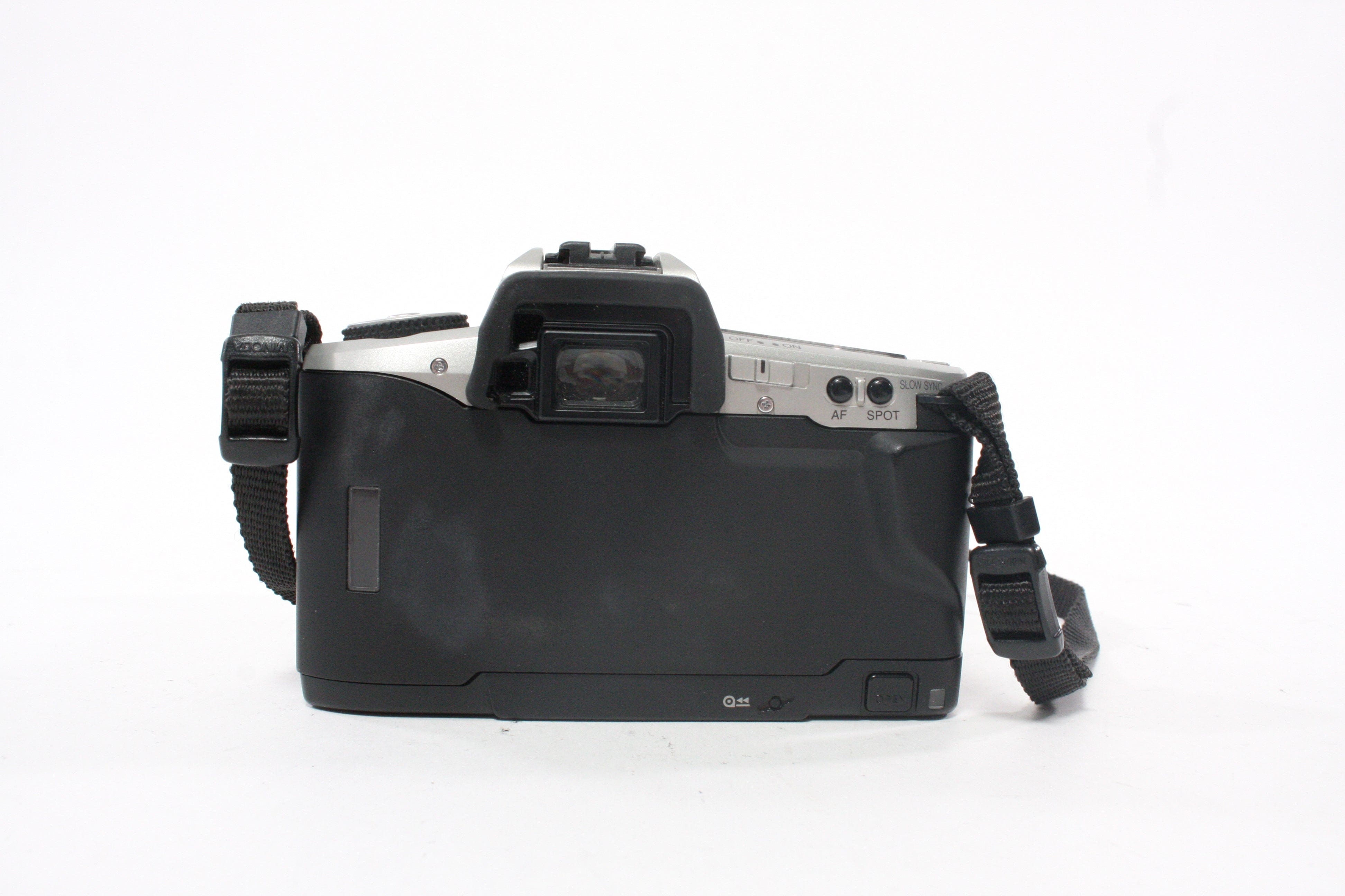 Minolta Maxxium 5 35mm Camera with 28-80mm f/3.5-5.6 AF D Lens
