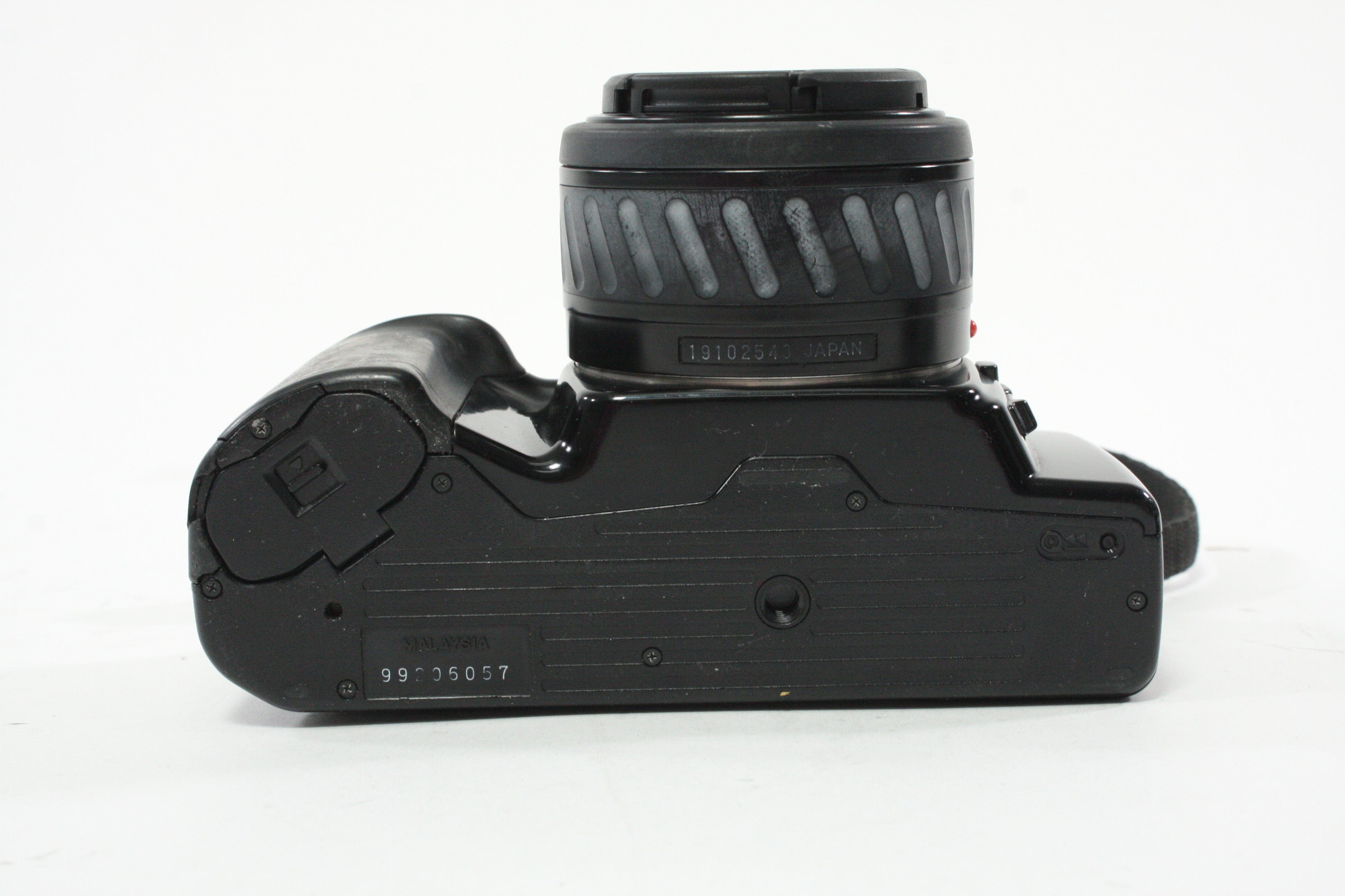 Minolta Maxxum 2xi 35mm SLR Camera with 50mm f/1.7 AF Lens