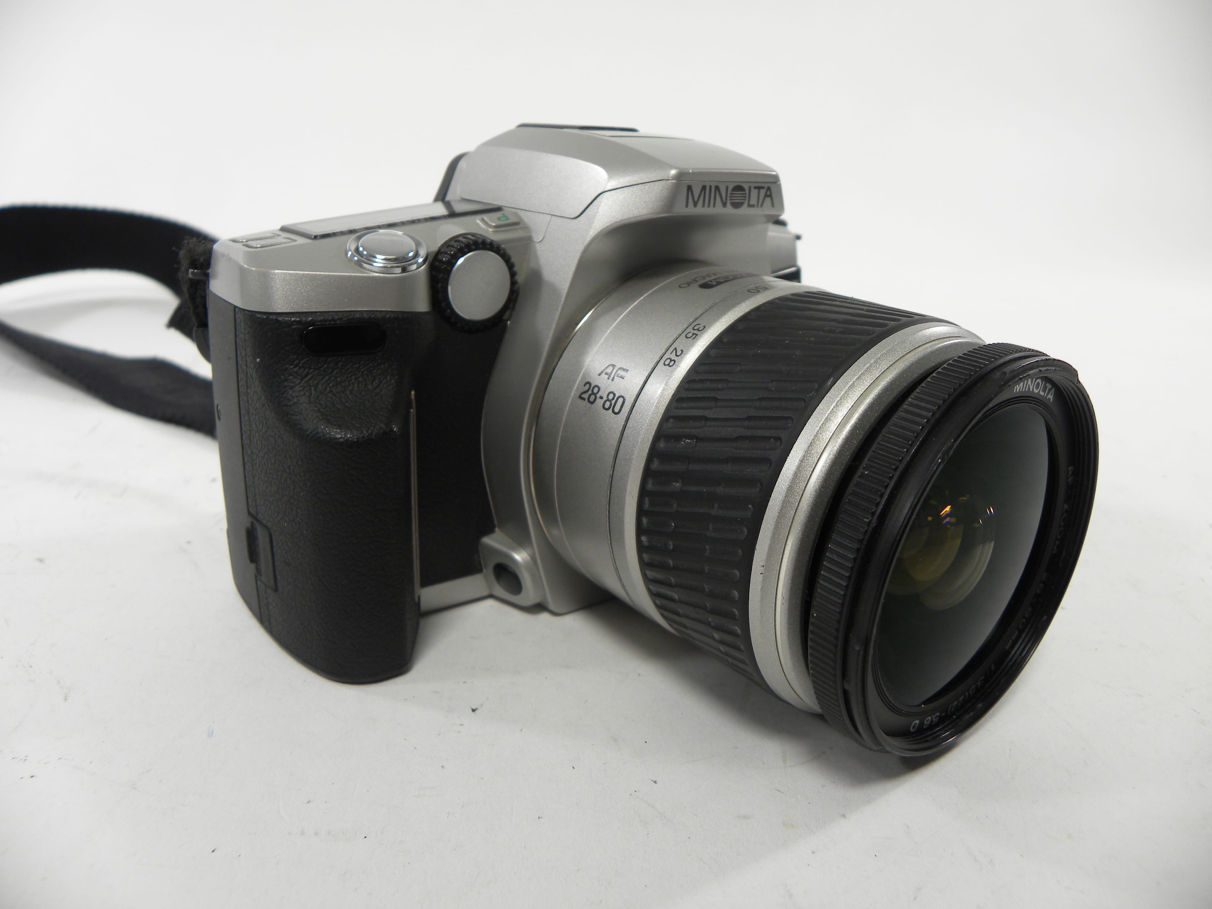 Minolta Maxxum 5 35mm SLR w/AF Zoom 28-80mm f3.5-5.6D
