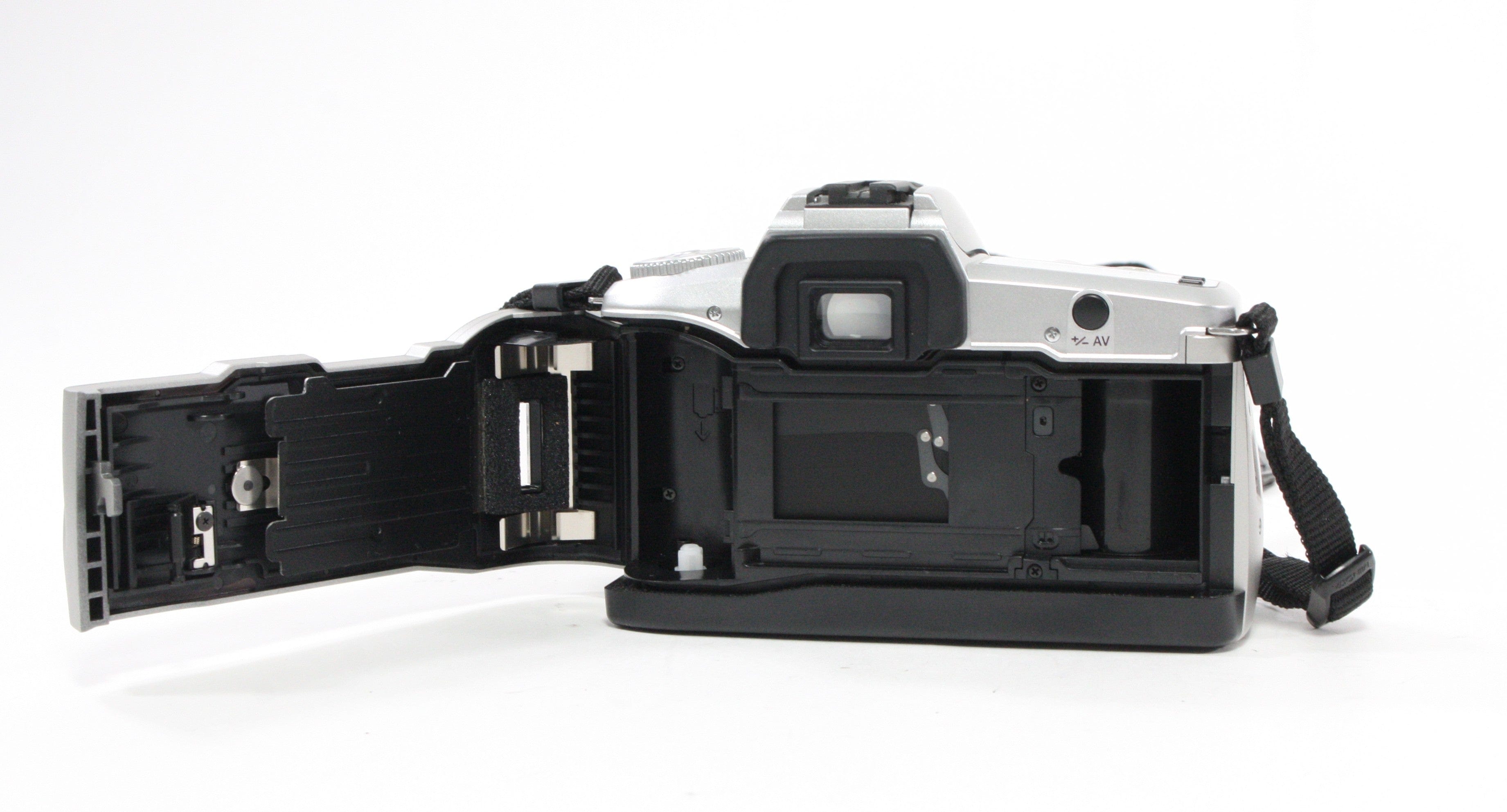 Minolta Maxxum 50 35mm Camera with 28-100mm f/3.5-5.6 Lens