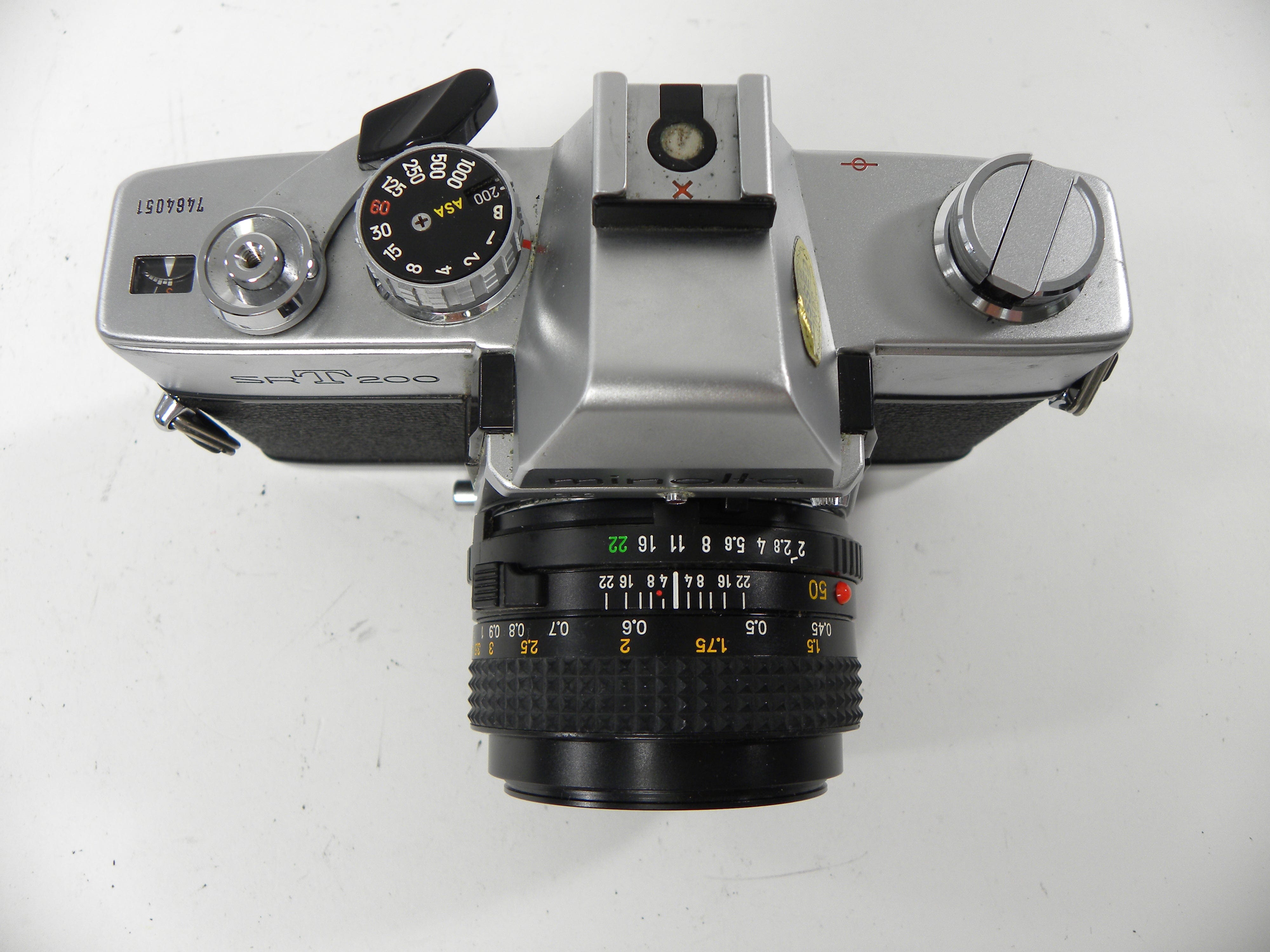 Minolta SRT200 35mm SLR Camera w/MD 50mm f2