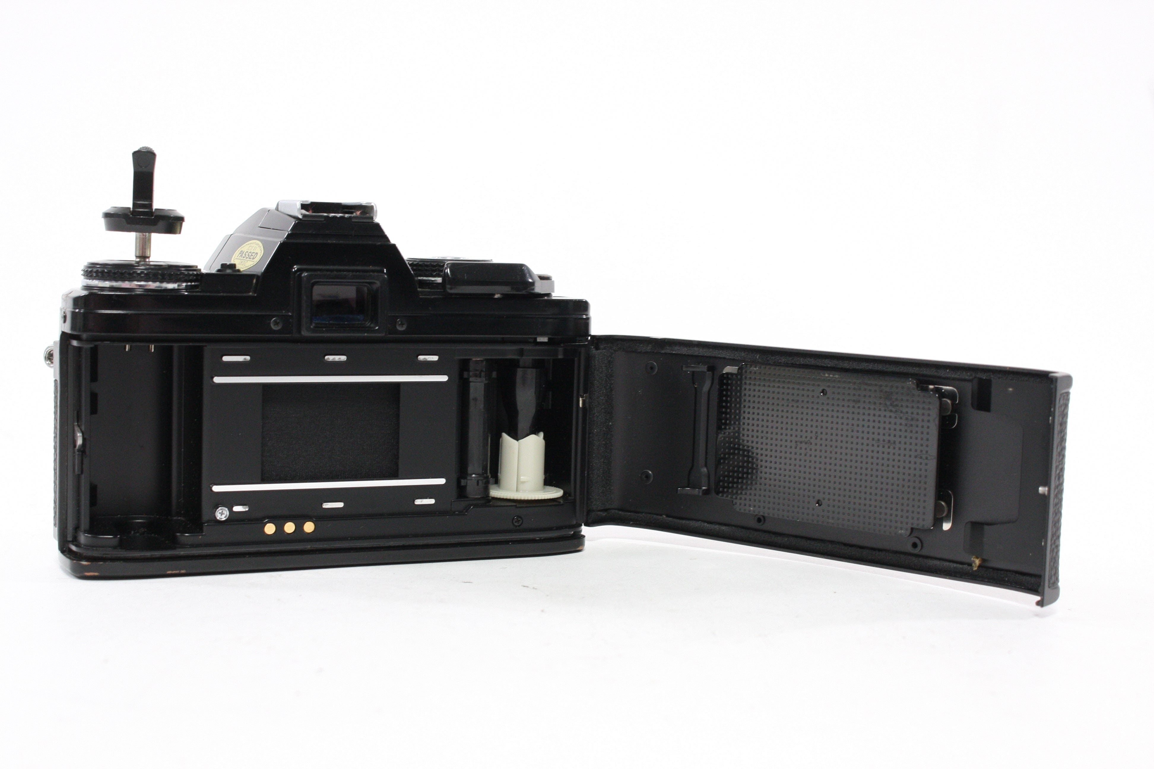 Minolta X-700 35mm SLR Camera with 45mm f/2 Rokkor-X Lens and Case