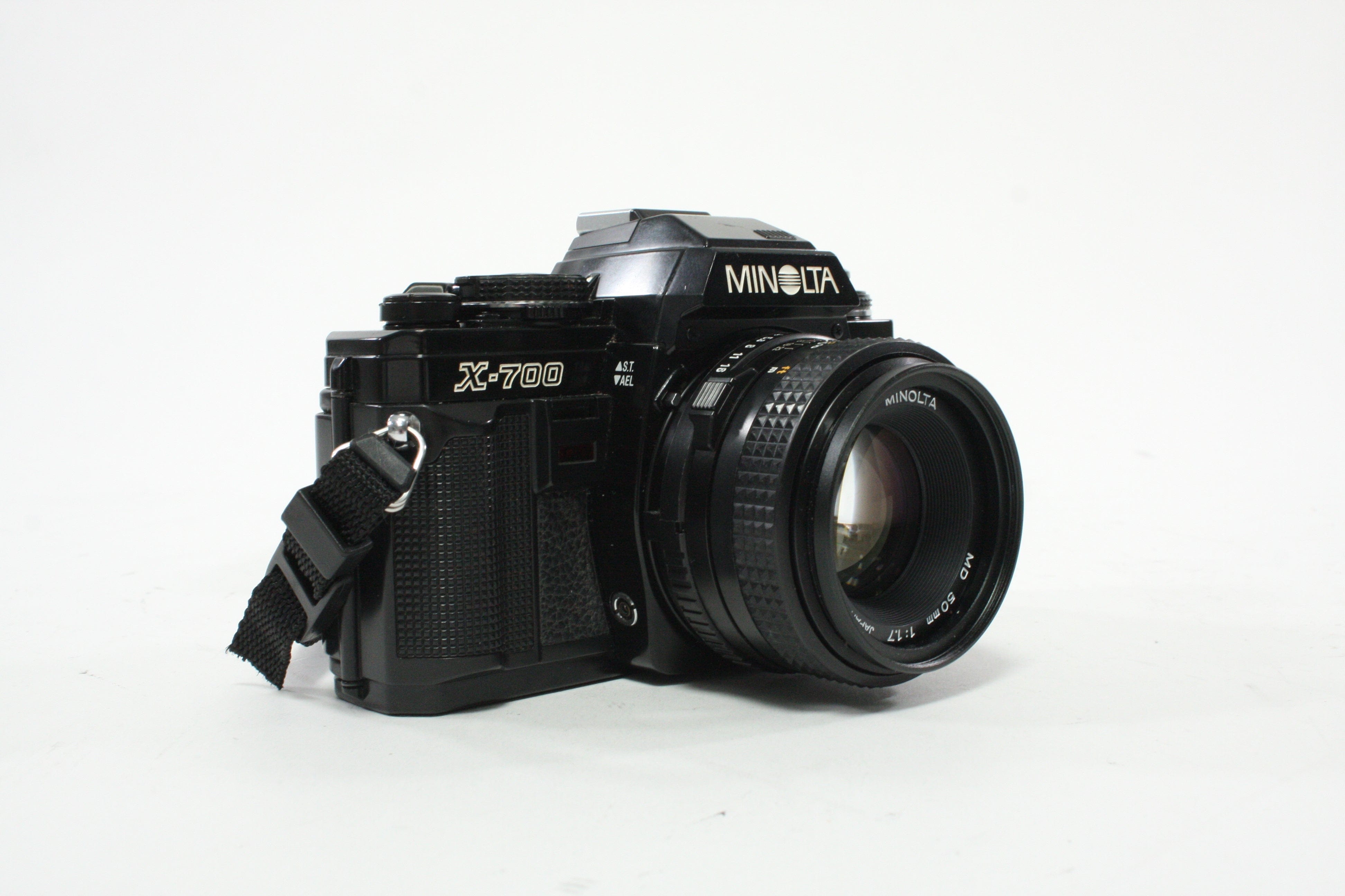 Minolta X-700 35mm SLR Camera with 50mm f/1.7 MD Lens
