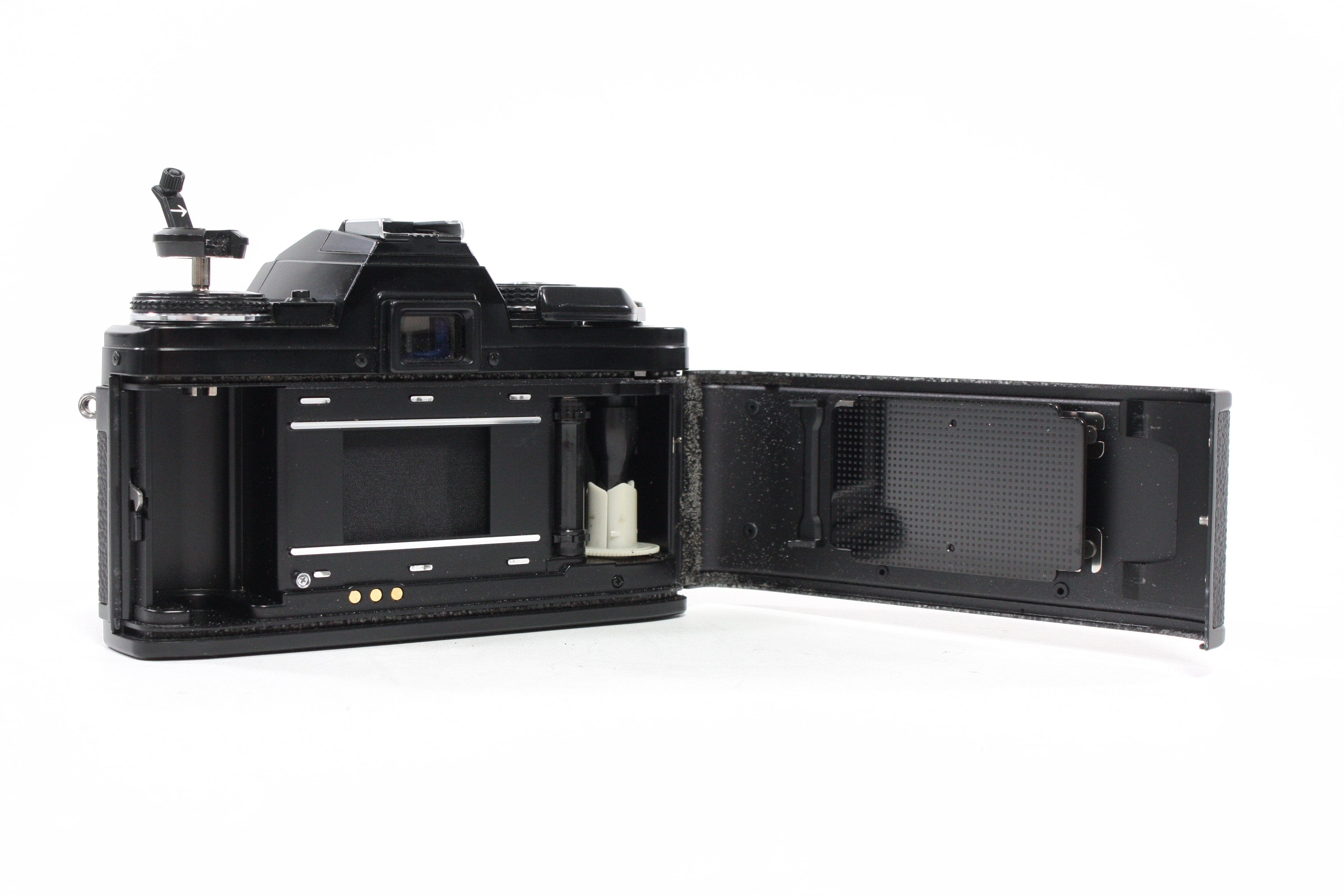 Minolta X-700 SLR 35mm Camera with 50mm f/1.7 Lens