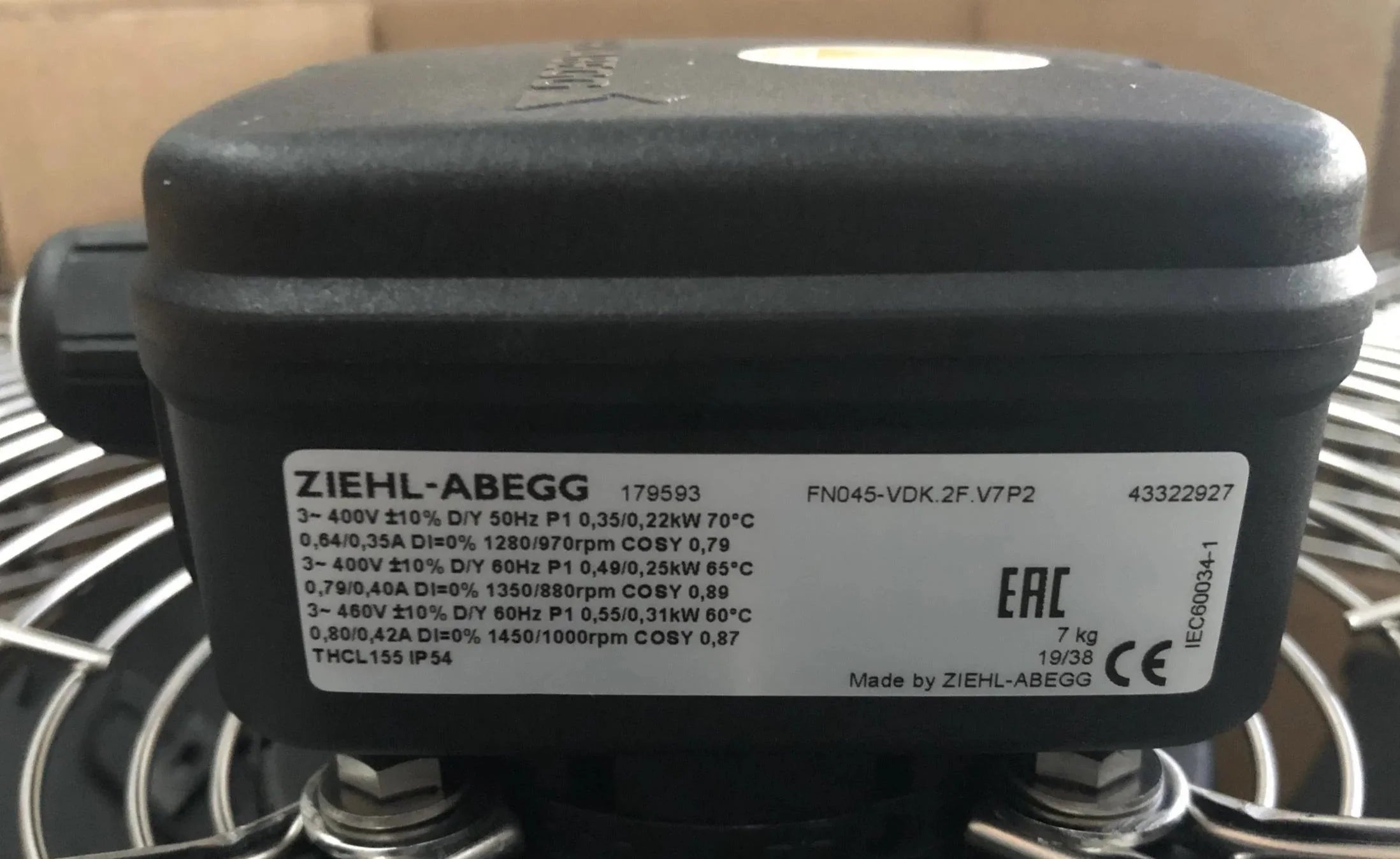 FN045-VDK.2F.V7P2 ZIEHL-ABEGG Axial Fan 400V 0.22/0.55kW 0.35/0.80A 970/1450rpm