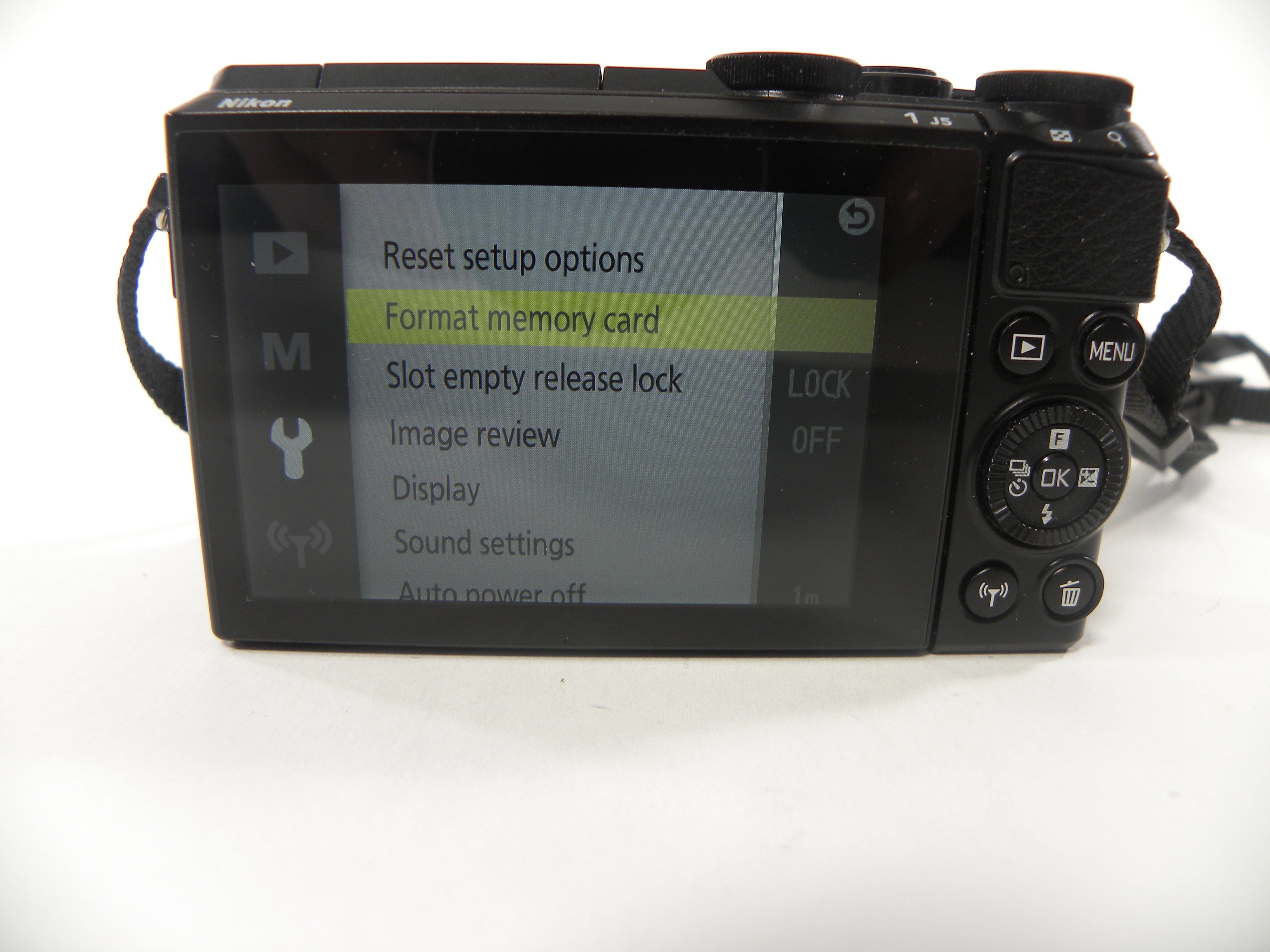 Nikon 1 J5 20.8mp Digital Mirrorless Camera Body Only Shutter Ct. 1,875