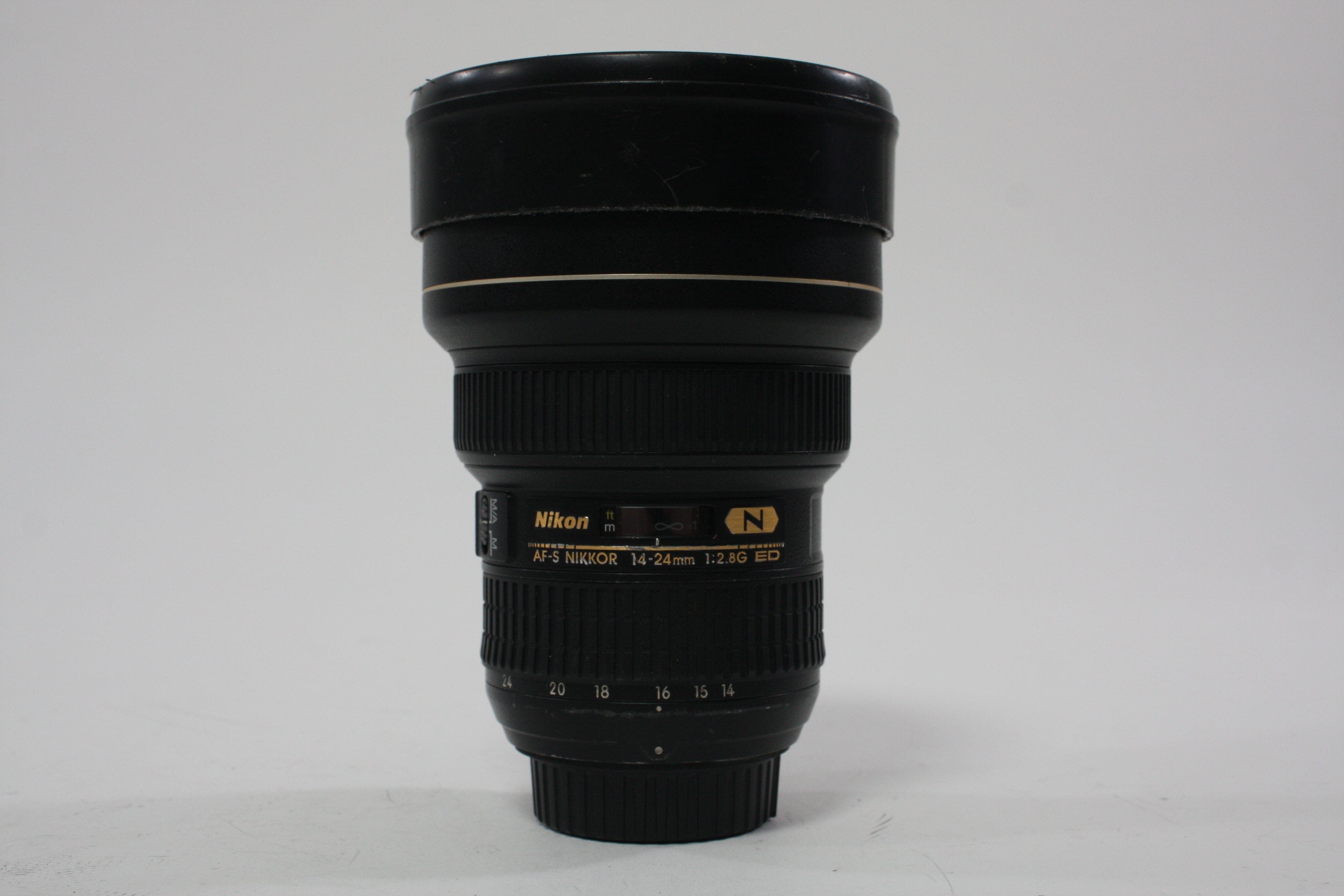 Nikon 14-24 f/2.8 G D Fish-Eye Lens for Nikon F Mount AS-IS