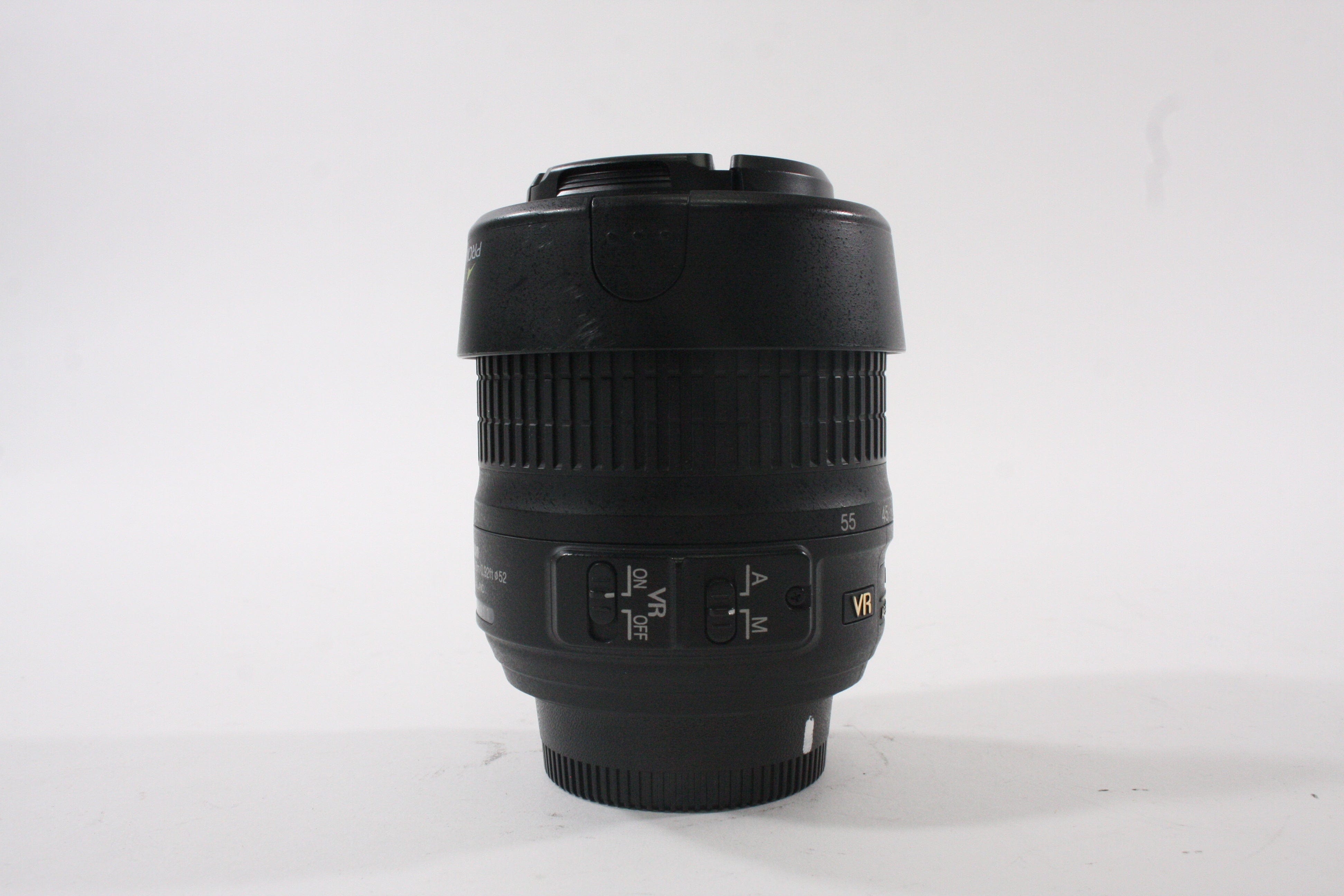 Nikon 18-55mm f/3.5-5.6 G VR AF-S APS-C DX Lens for Nikon F Mount