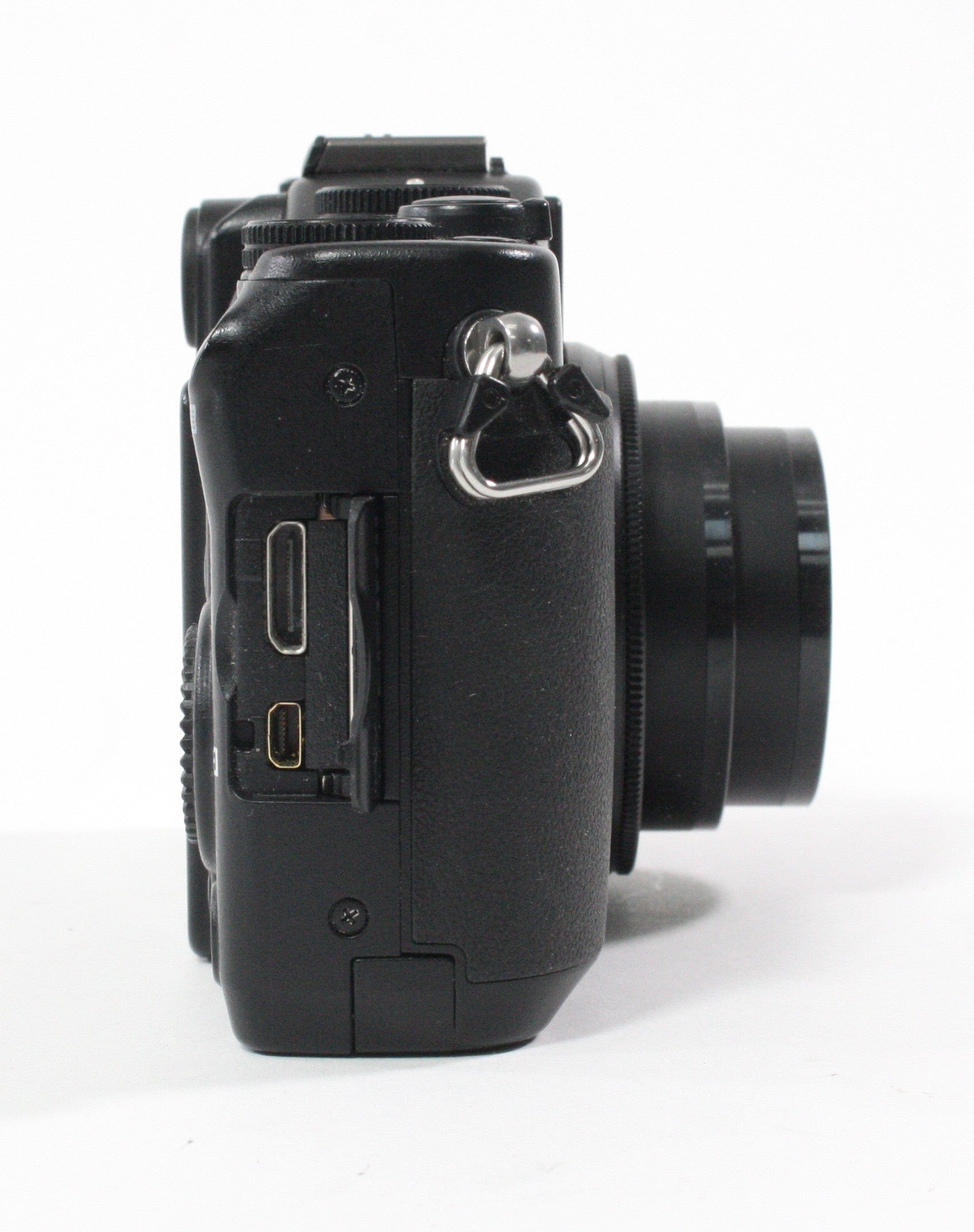 Nikon Coolpix P7000 Point and Shoot Digital Camera 7.1x Zoom 10.1mp