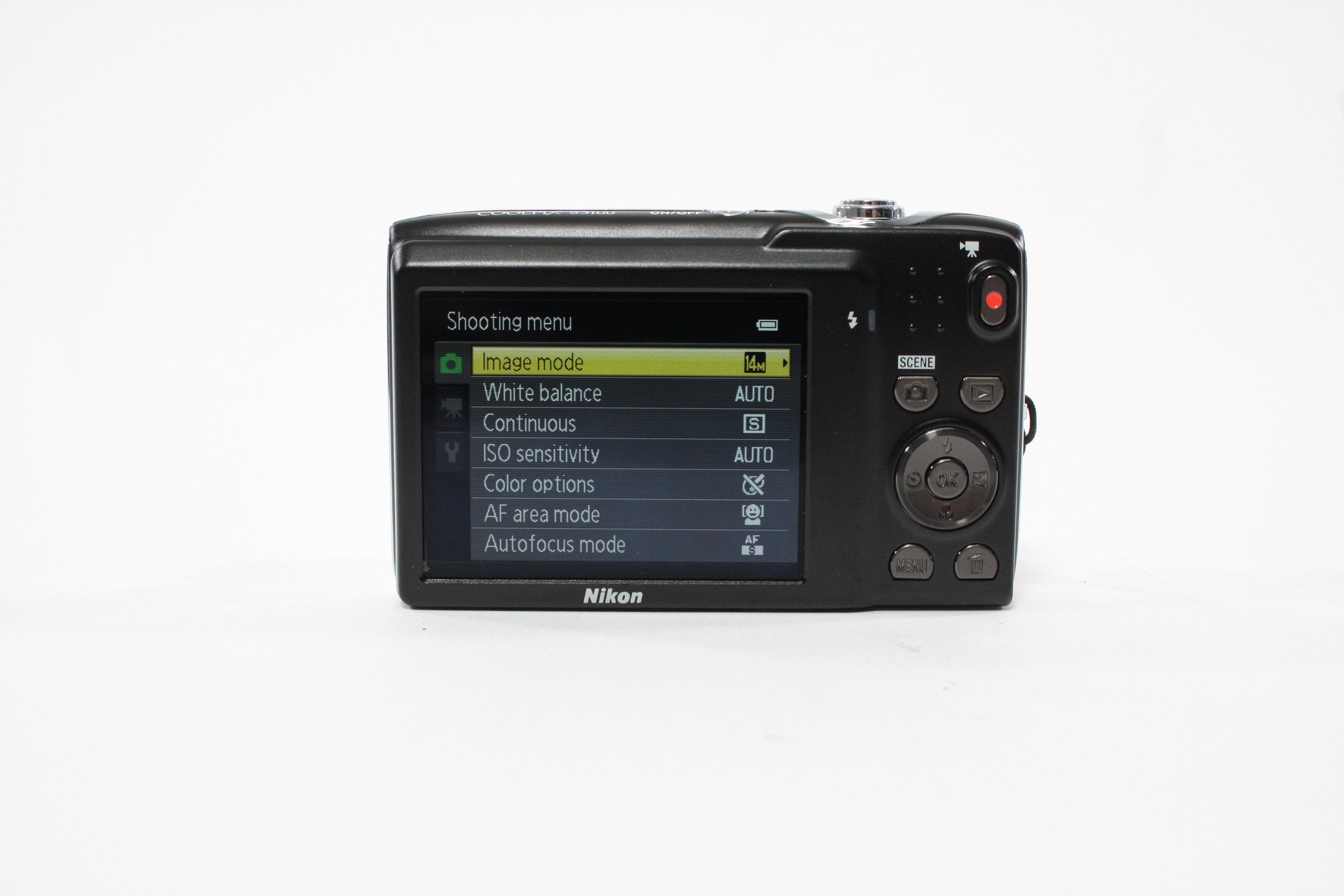 Nikon Coolpix S3100 Digital Camera 5x Zoom 14.0mp (Gold)