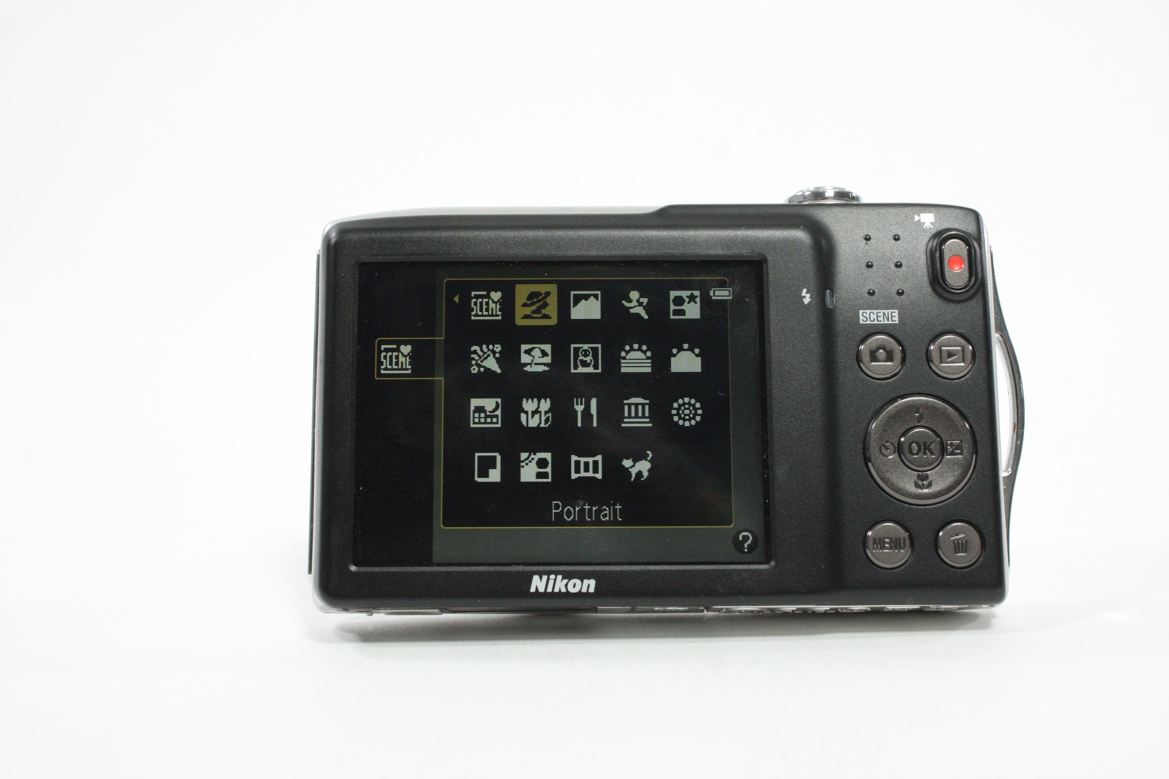 Nikon Coolpix S3300 Digital Point-and-Shoot 6x Zoom 16.0mp