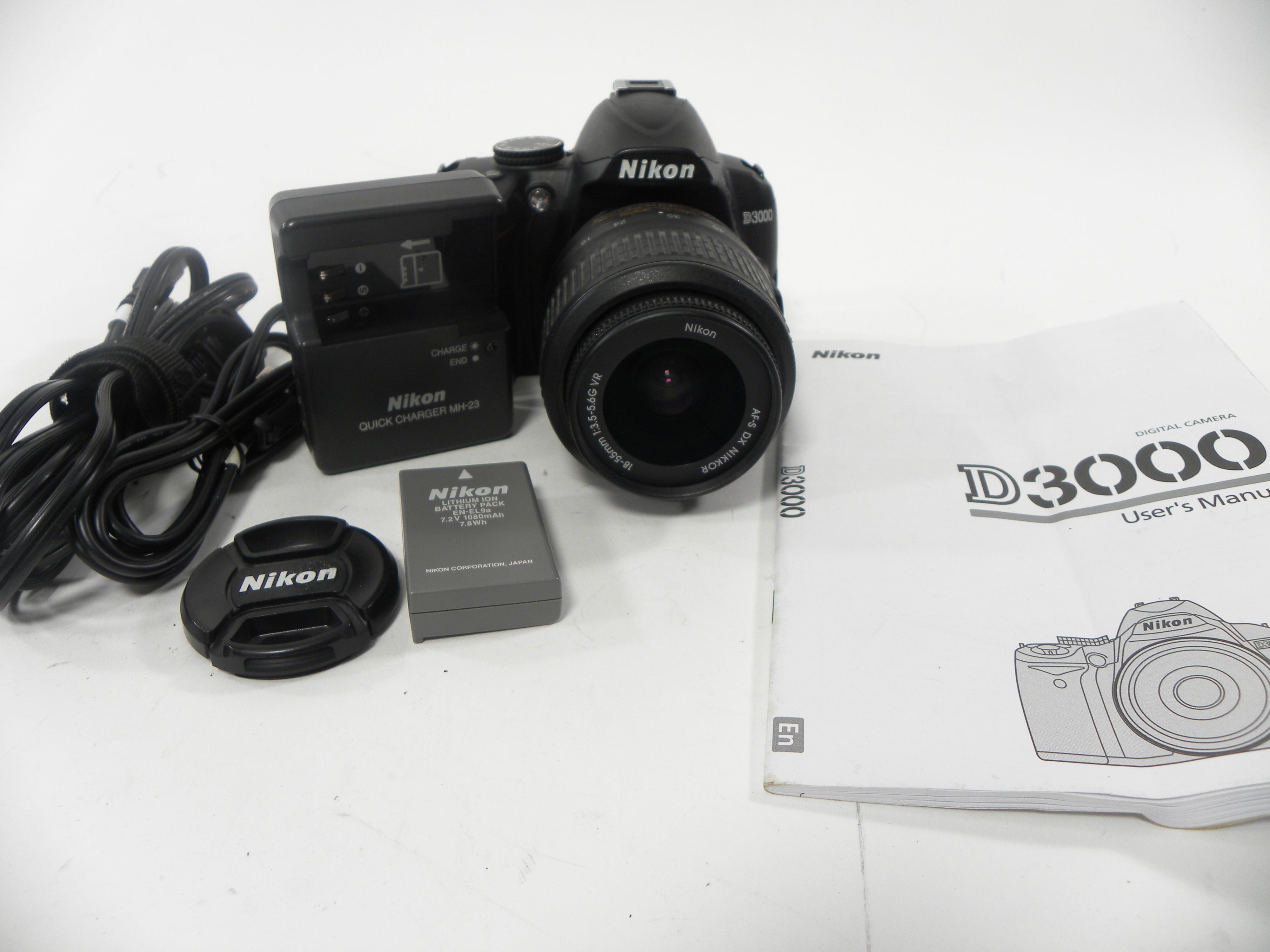 Nikon D3000 10.2mp Digital SLR w/AF-S 18-55 DX VR Shutter Ct. 1,216
