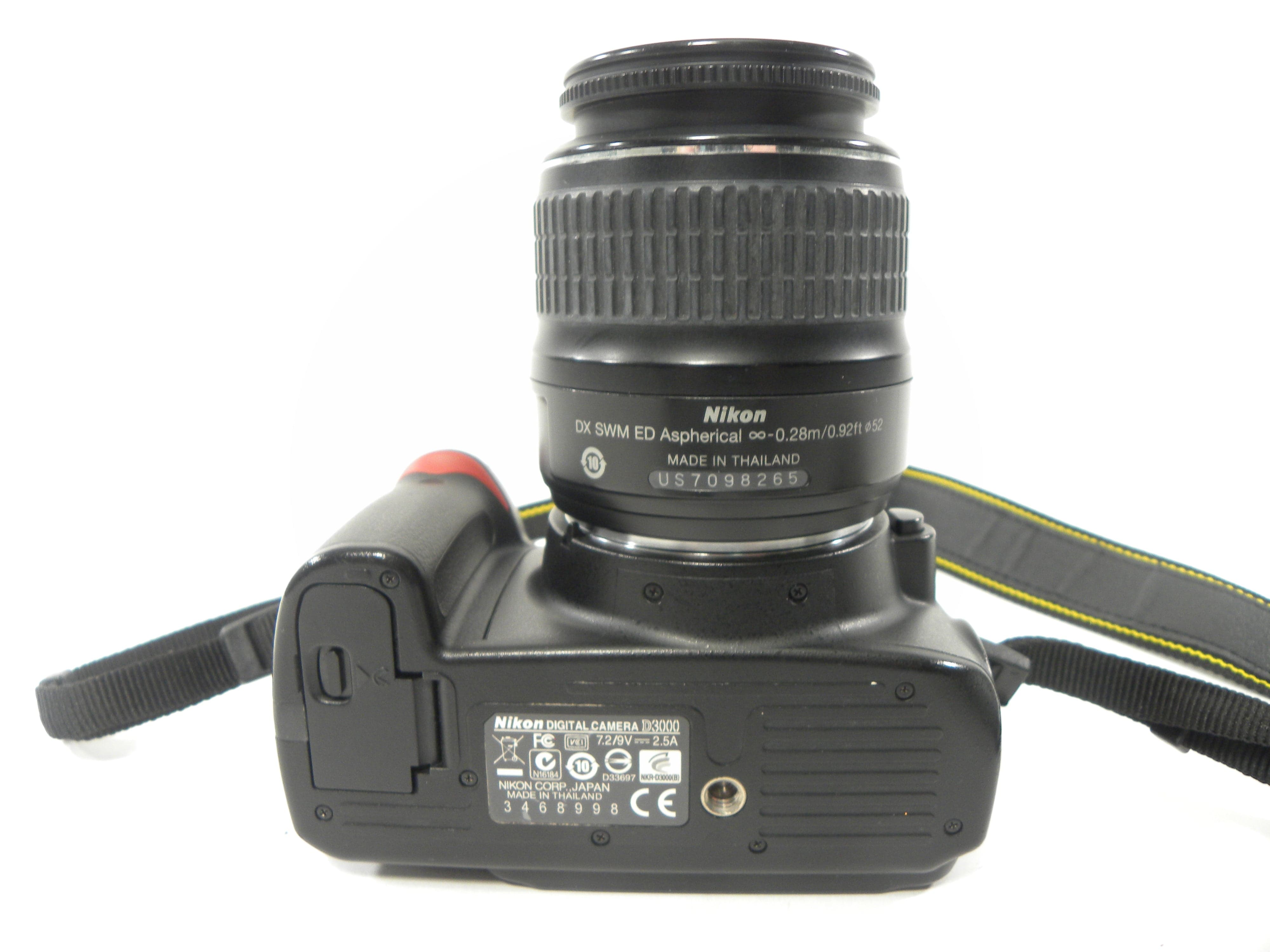 Nikon D3000 10.2mp Digital SLR w/AF-S DX ED 18-55  Shutter Ct. 32,856