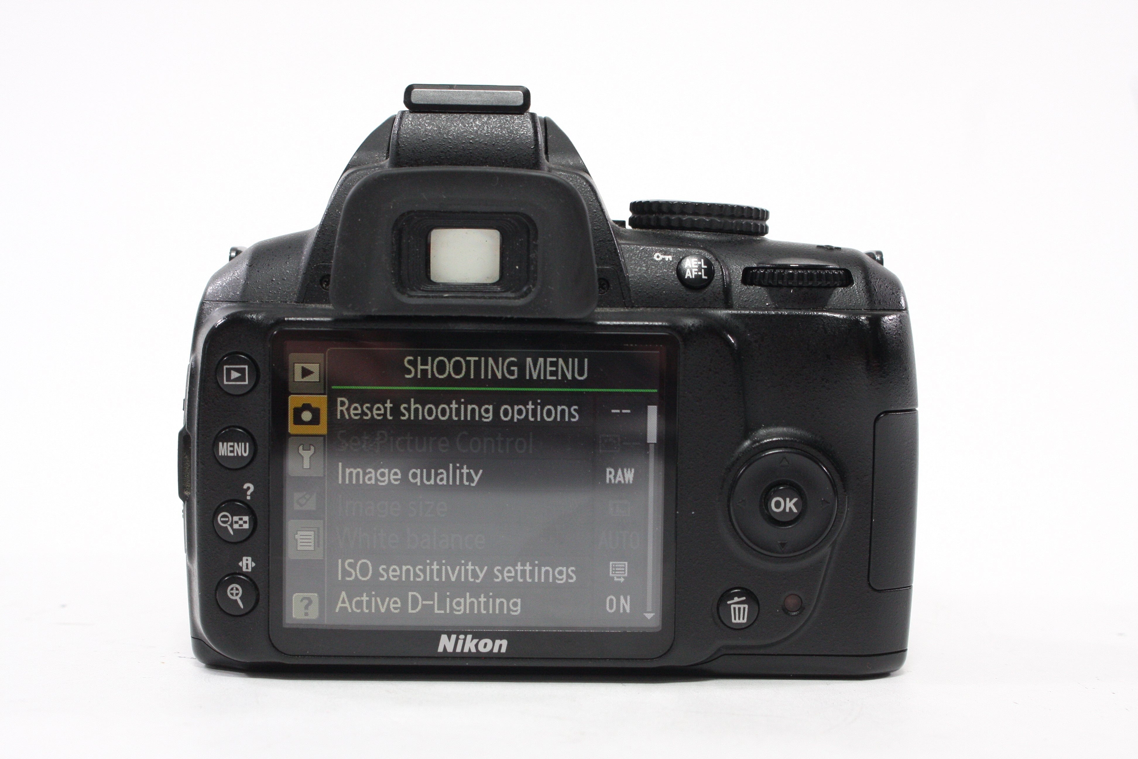 Nikon D3000 DLSR Camera with 18-55mm f/3.5-5.6G Lens with Shutter Count 8,795