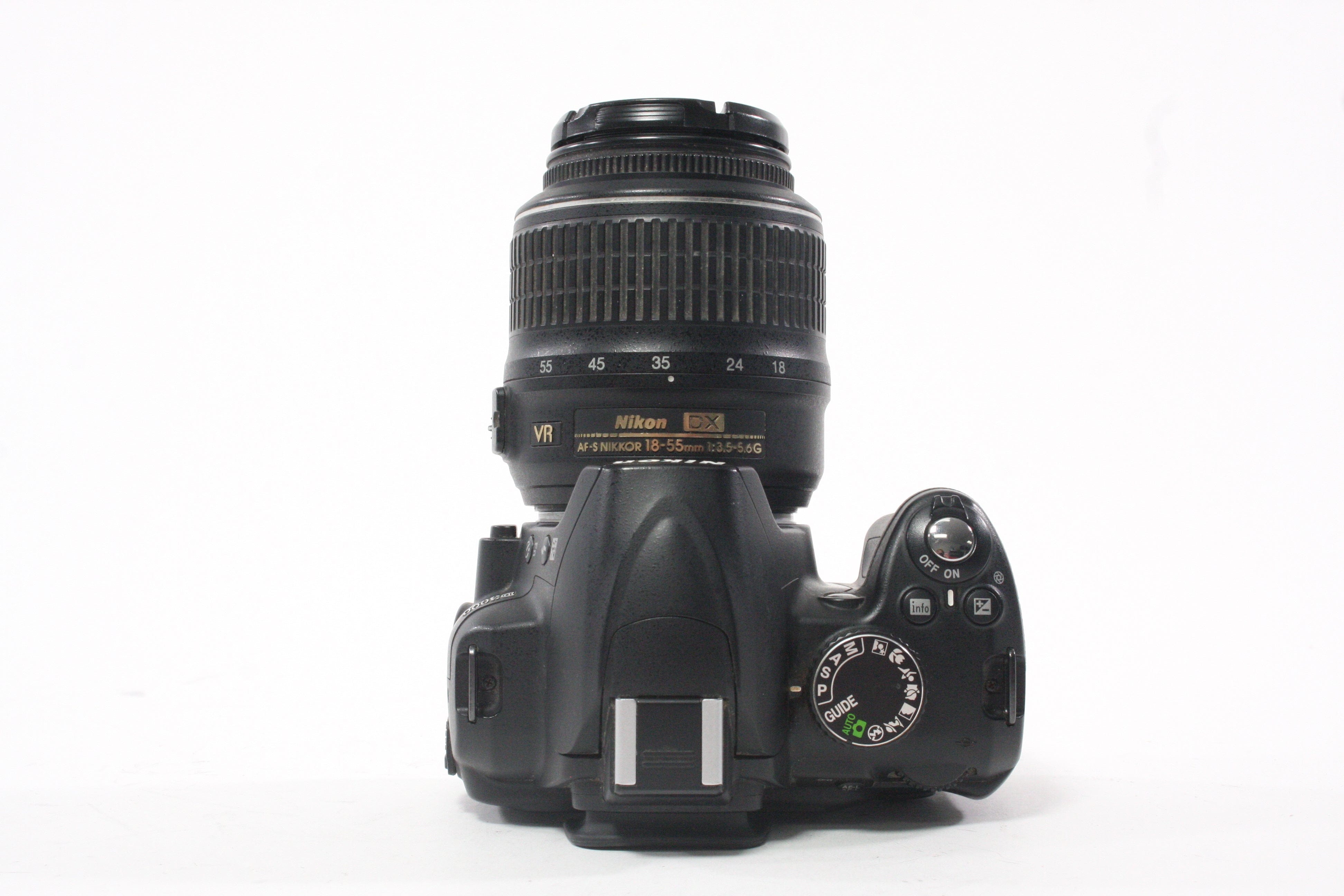 Nikon D3000 DSLR with 18-55mm f/3.5-5.6 G Lens
