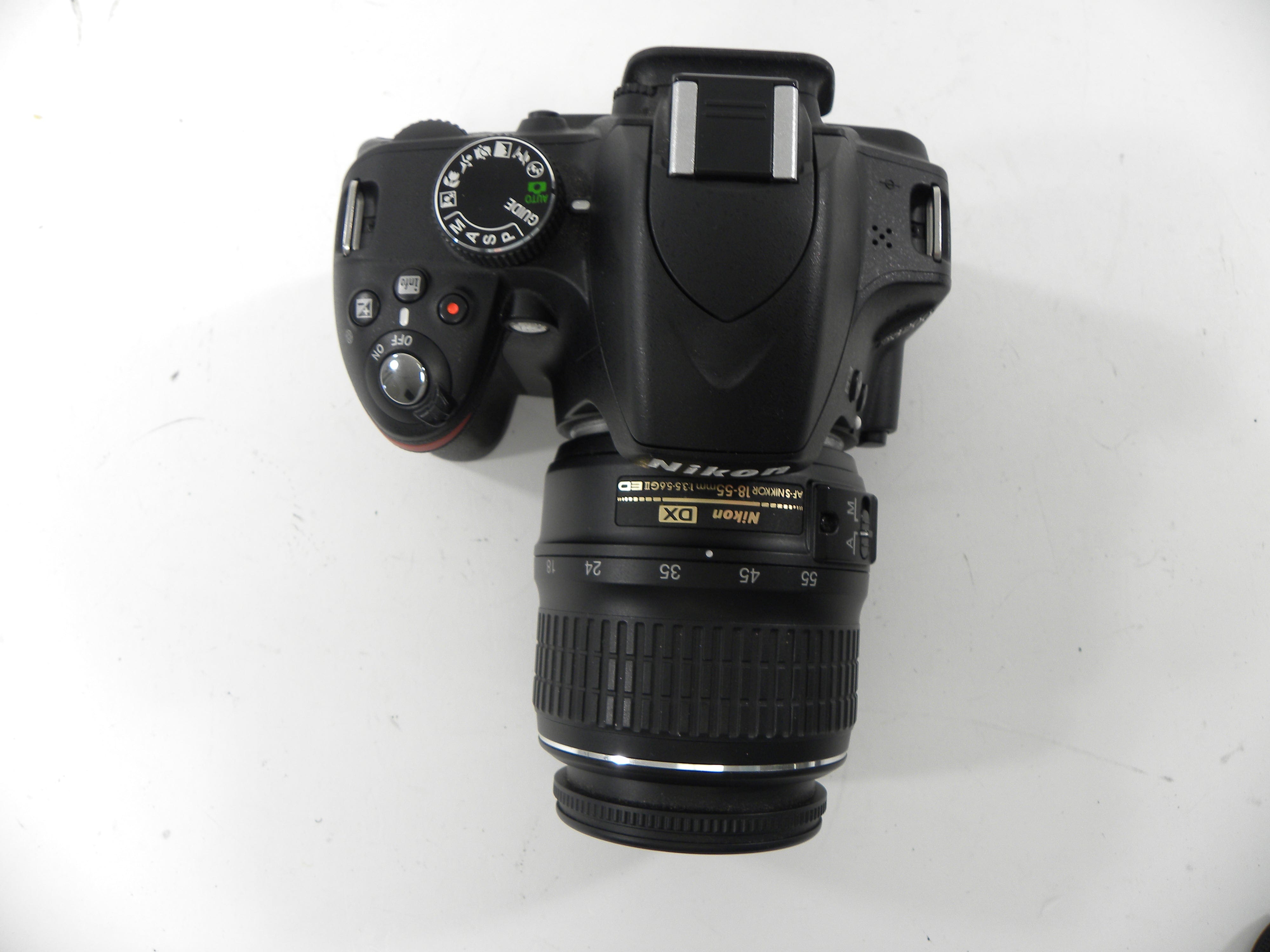 Nikon D3200 24.2mp Digital SLR w/AF-S DX ED 18-55 f3.5-5.6G II