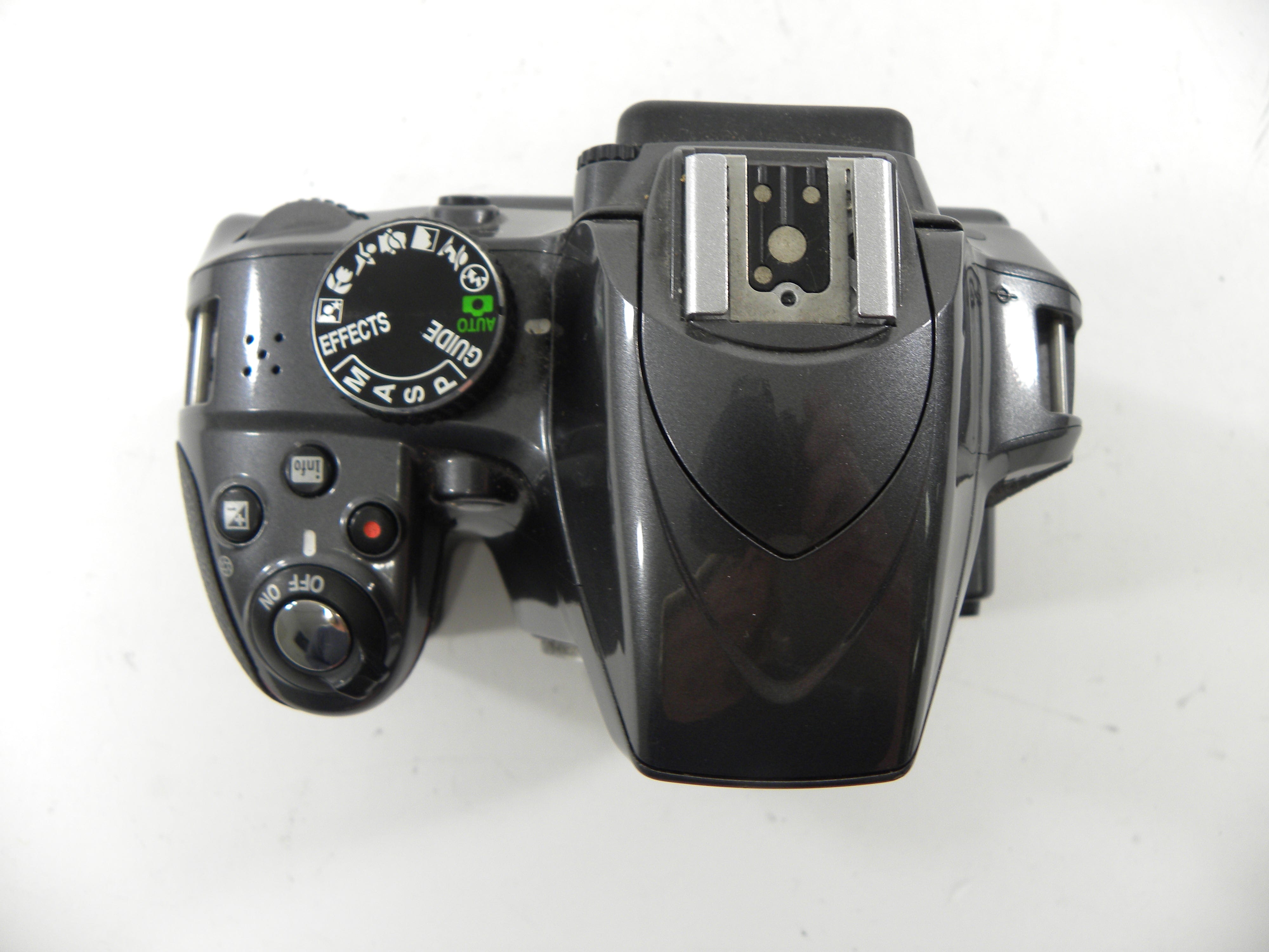 Nikon D3300 24.2mp Digital SLR body only Shutter Ct. 3,636
