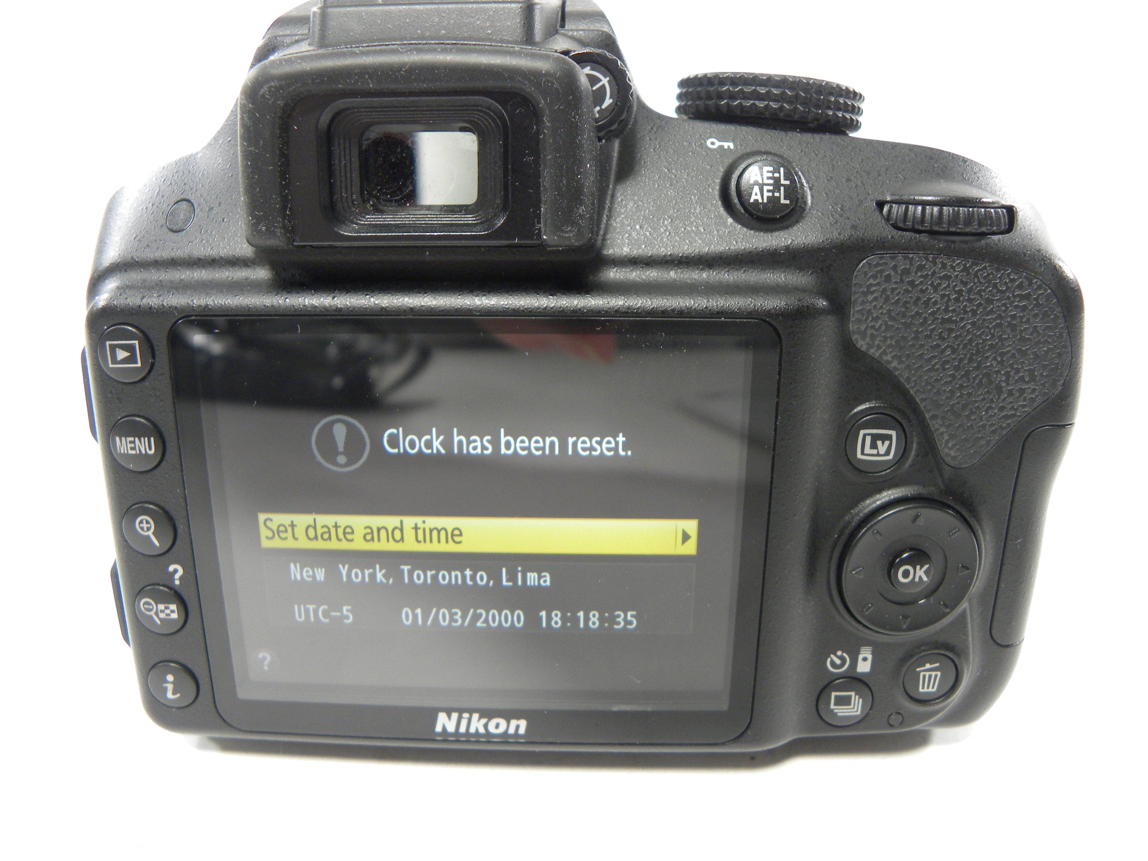 Nikon D3300 24.2mp Digital SLR w/AF-S 18-55 DX VR Shutter Ct. 18,606