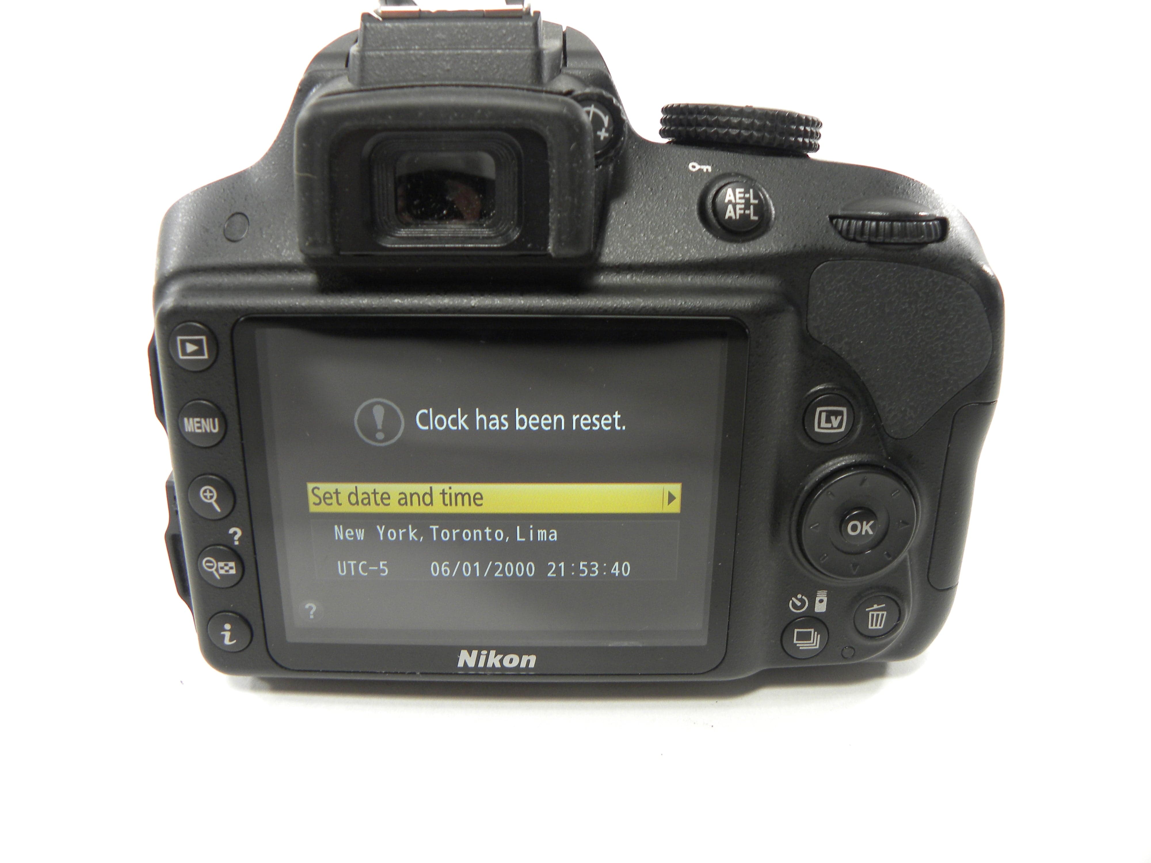 Nikon D3300 24.2mp Digital SLR w/Nikon AF-P 18-55 DX VR Shutter Ct. 1,383