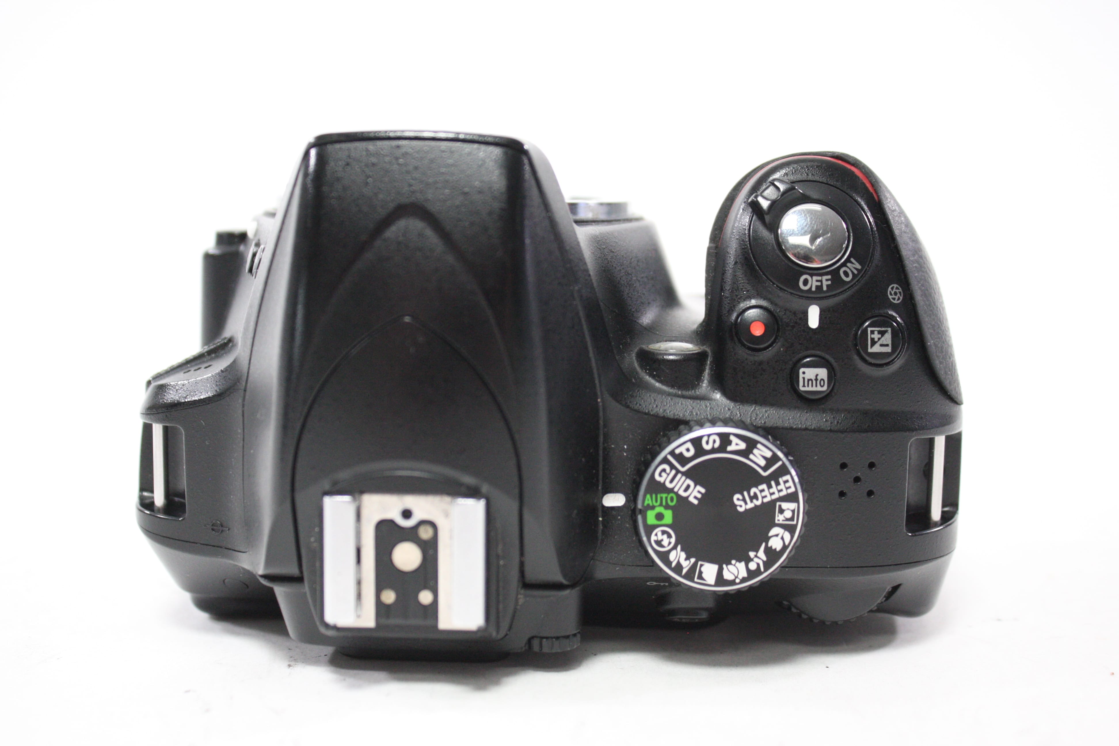 Nikon D3300 DSLR Camera with Nikon 18-55mm f/3.5-5.6G II DX VR Lens with Shutter Count 15,706