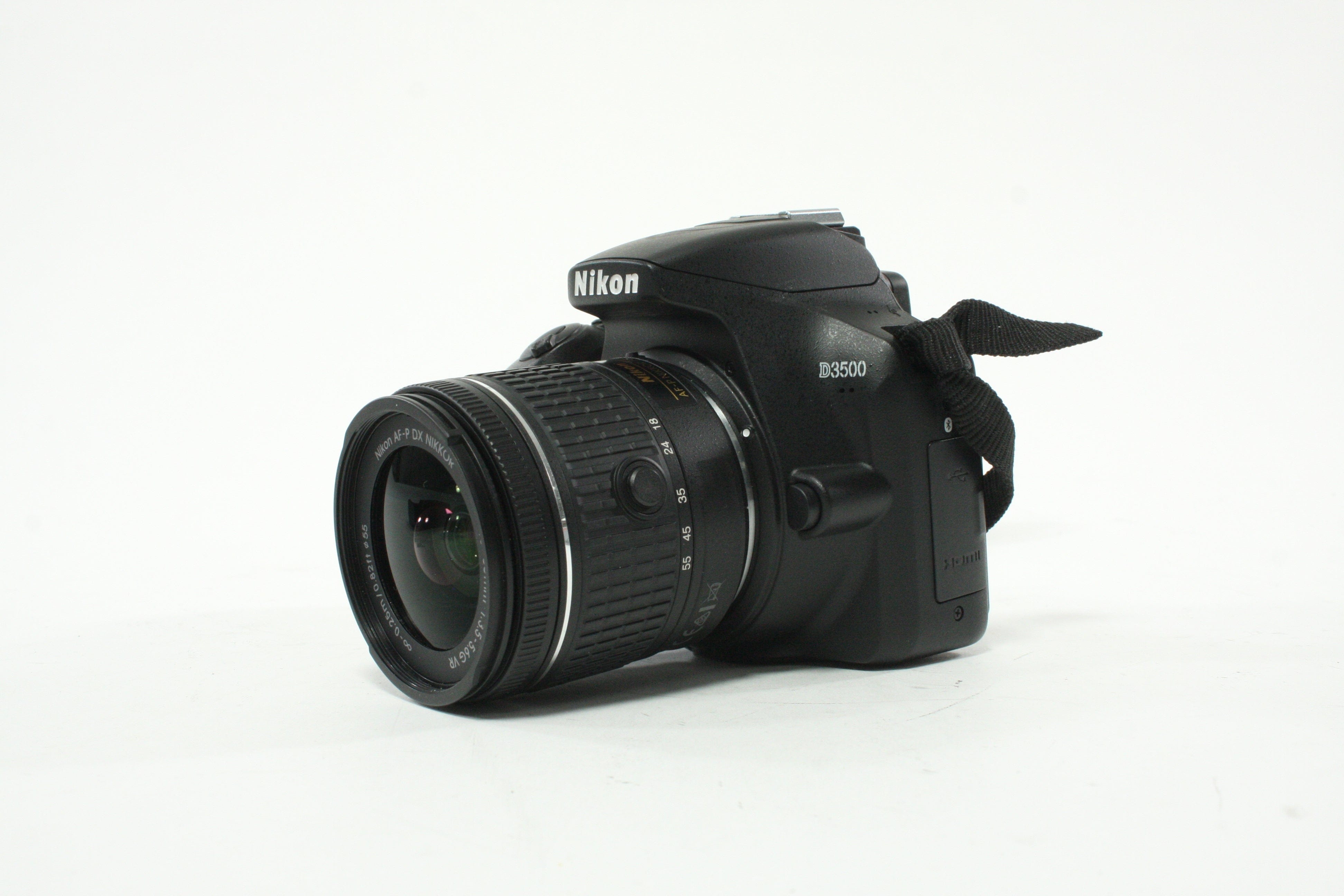 Nikon D3500 DSLR with 18-55mm f/3.5-5.6 G AF-P Lens with Shutter Count 415