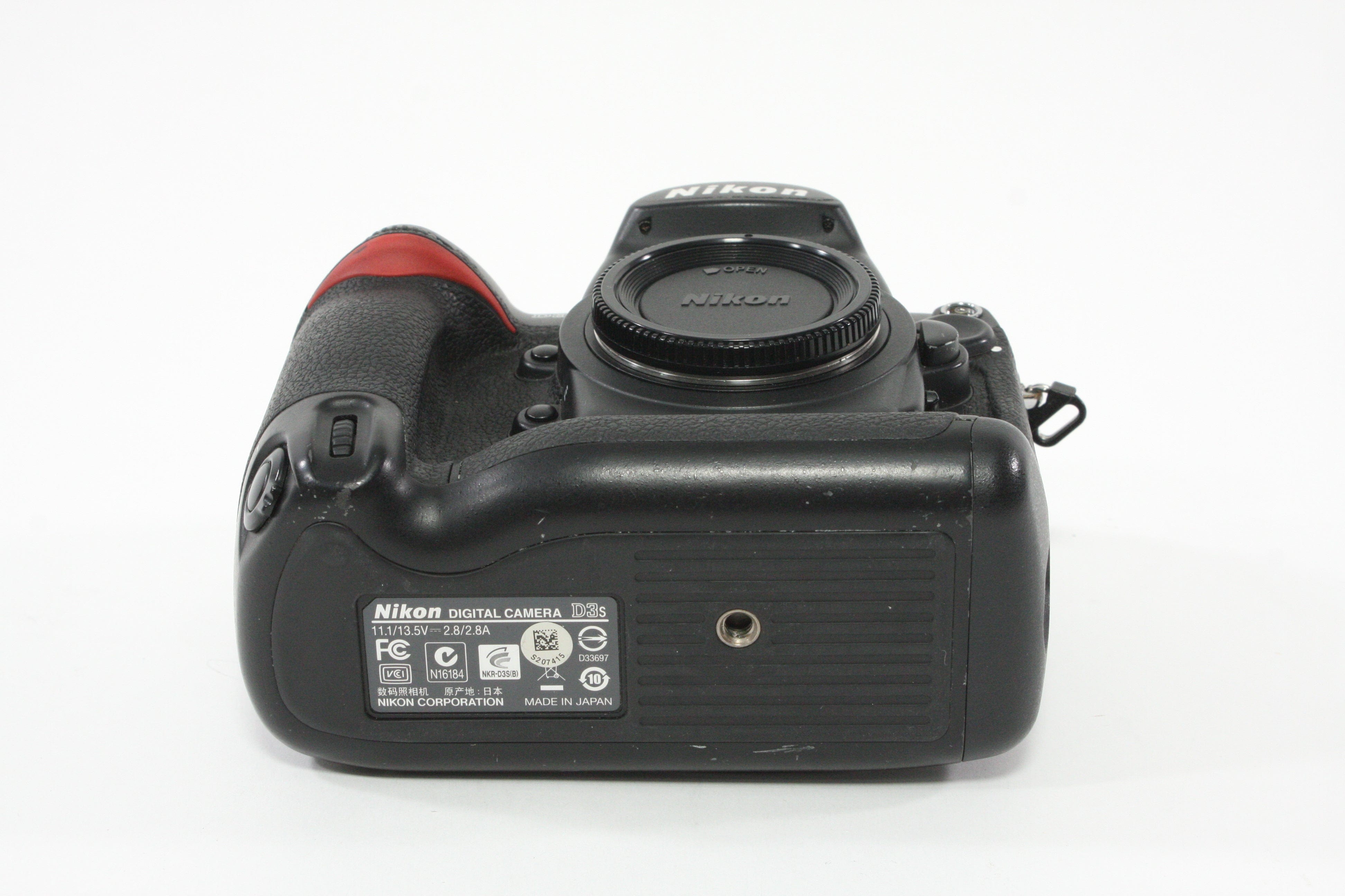 Nikon D3S Body Only - Shutter Count 365,035