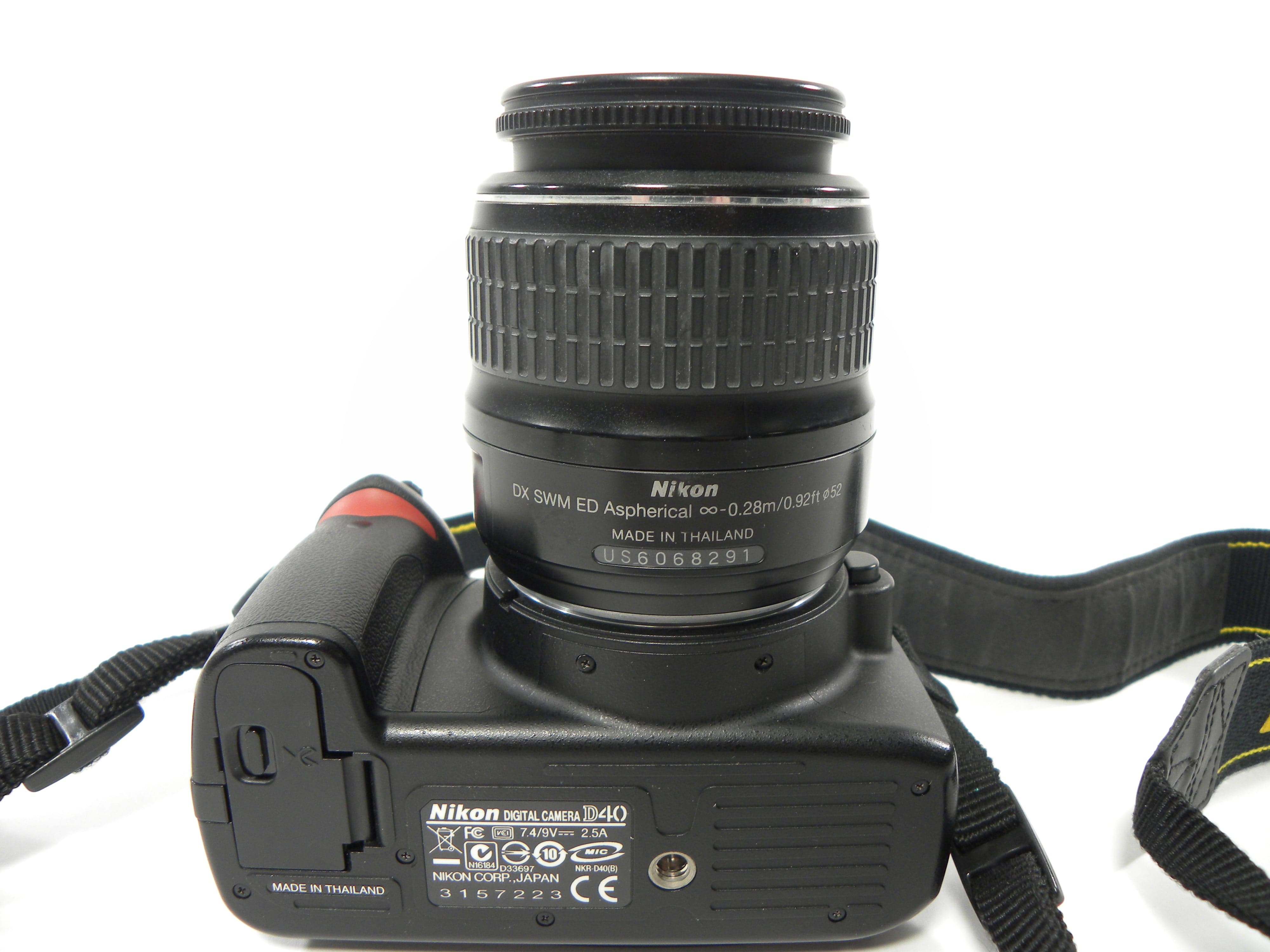 Nikon D40 6.1mp Digital SLR w/AF-S DX ED 18-55mm II Shutter Ct. 3,753