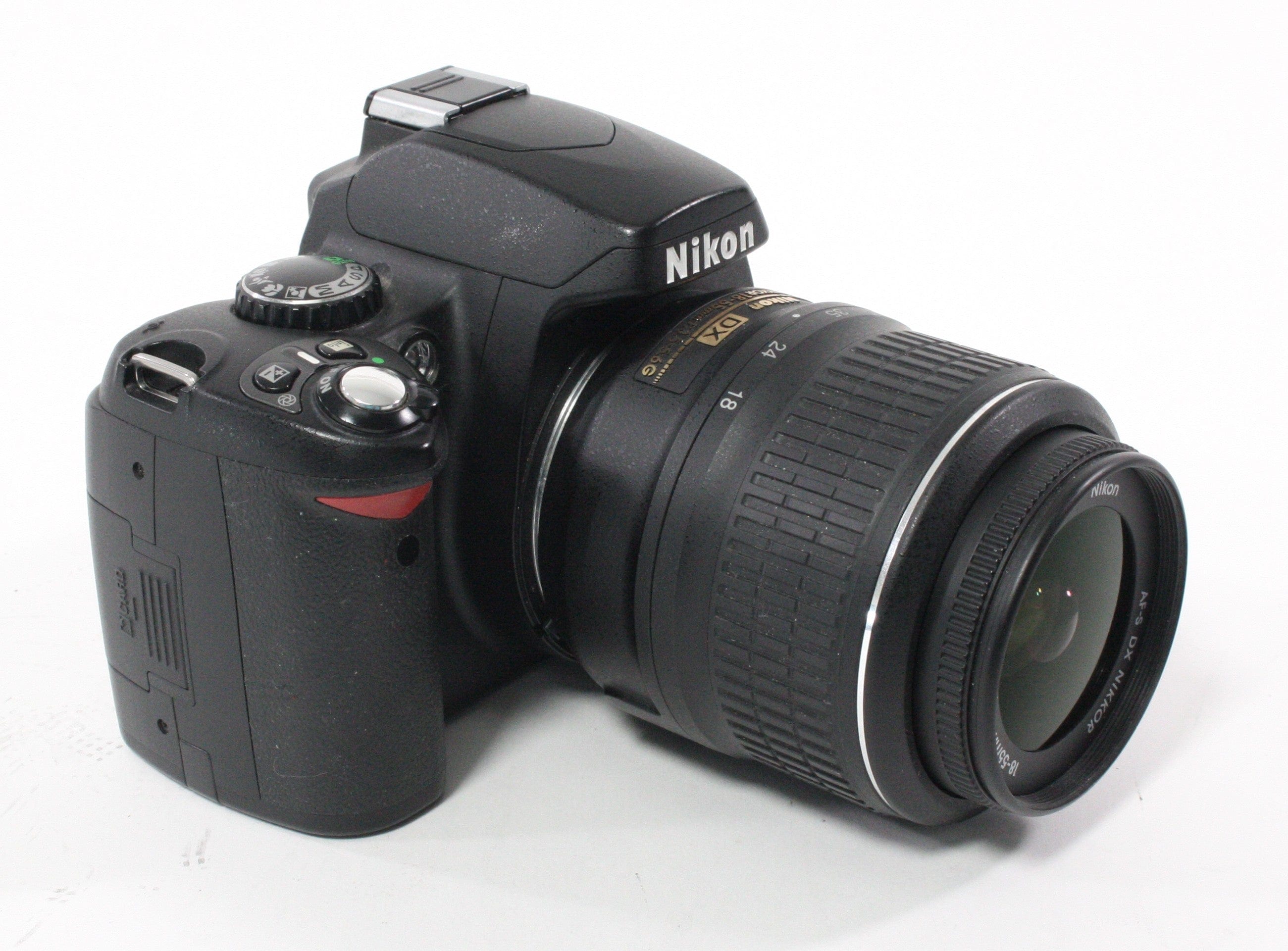 Nikon D40 DSLR with Nikon 18-55mm f/3.55.6 G VR Lens Shutter Count 4,742