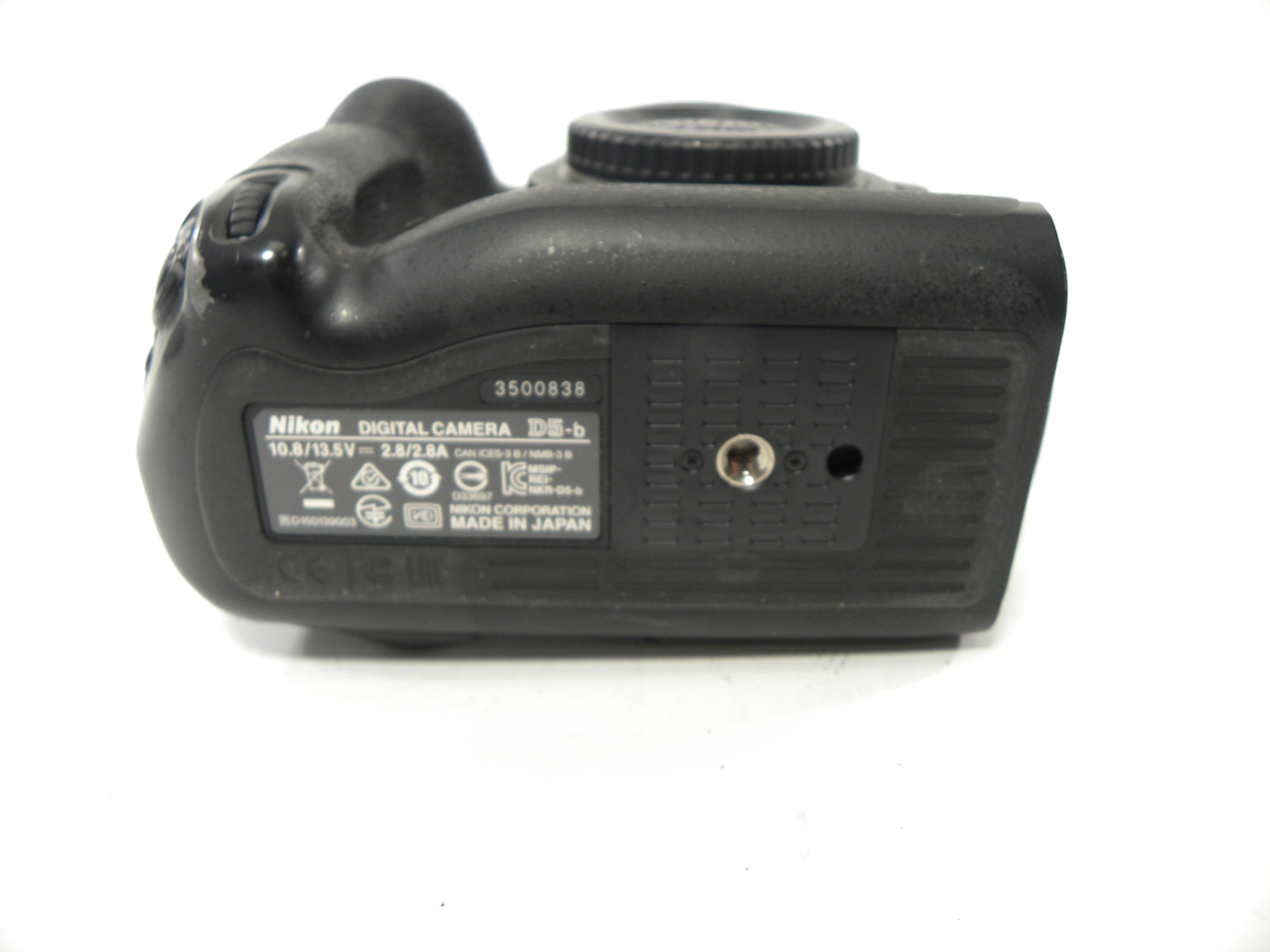 Nikon D5 FX 20.0mp Digital SLR Body Only Shutter Ct. 141,233
