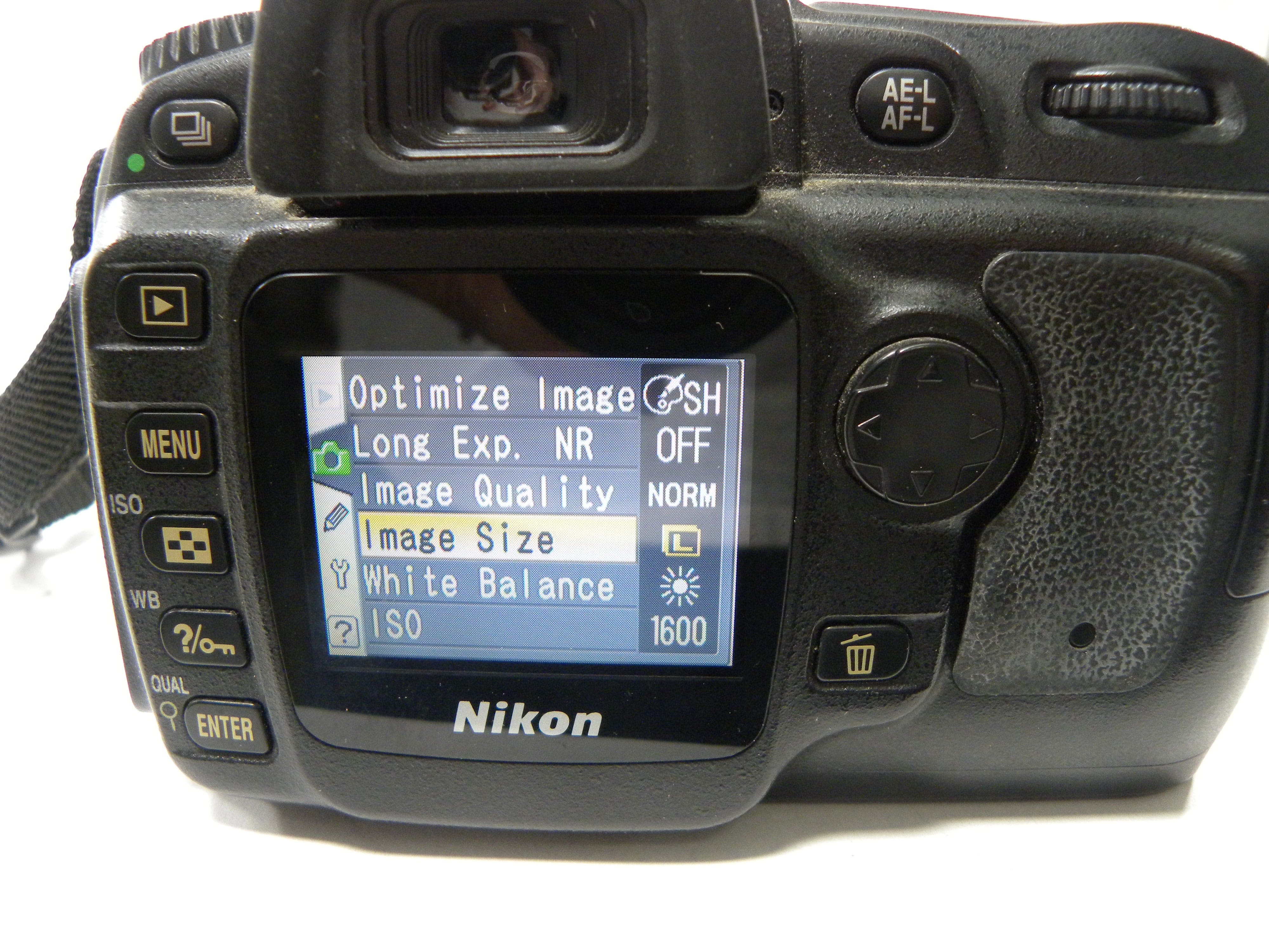 Nikon D50 6.1mp Digital SLR w/Nikkor AF-S DX ED 18-55mm Shutter Ct 13,144