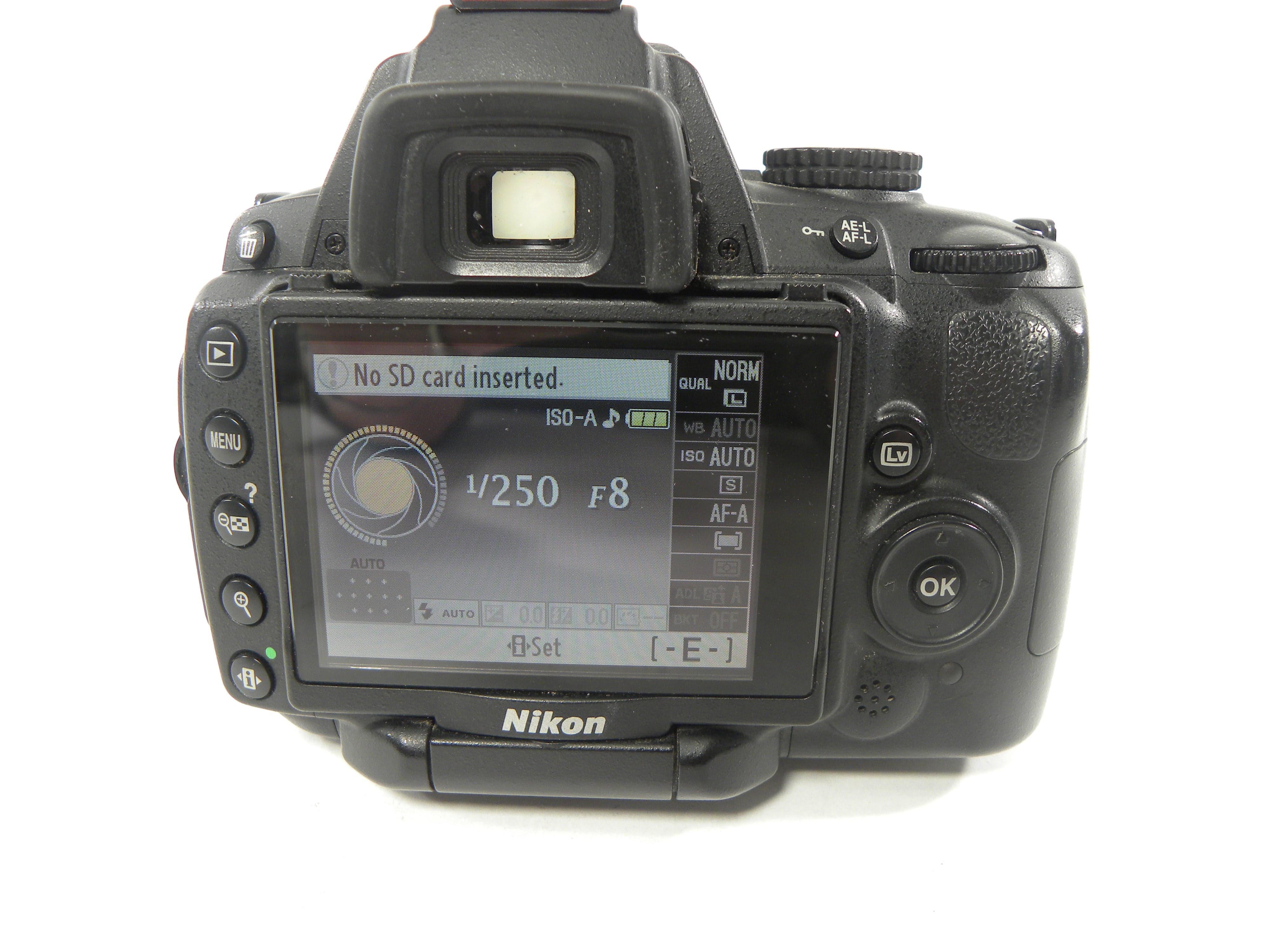 Nikon D5000 12.3mp Digital SLR w/AF-S Nikkor 18-55 II Shutter Ct. 10,835