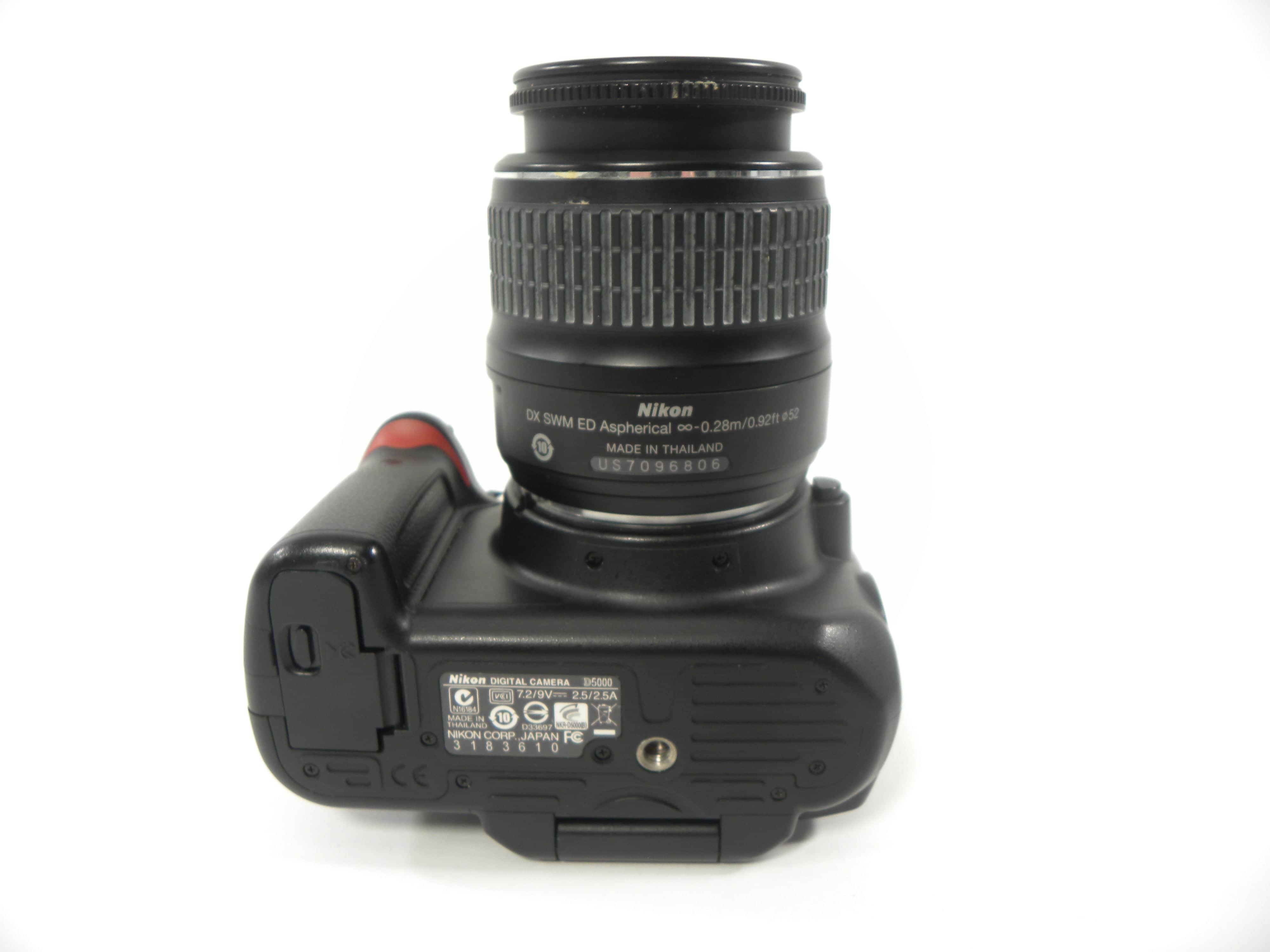 Nikon D5000 12.3mp Digital SLR w/AF-S Nikkor 18-55 II Shutter Ct. 10,835