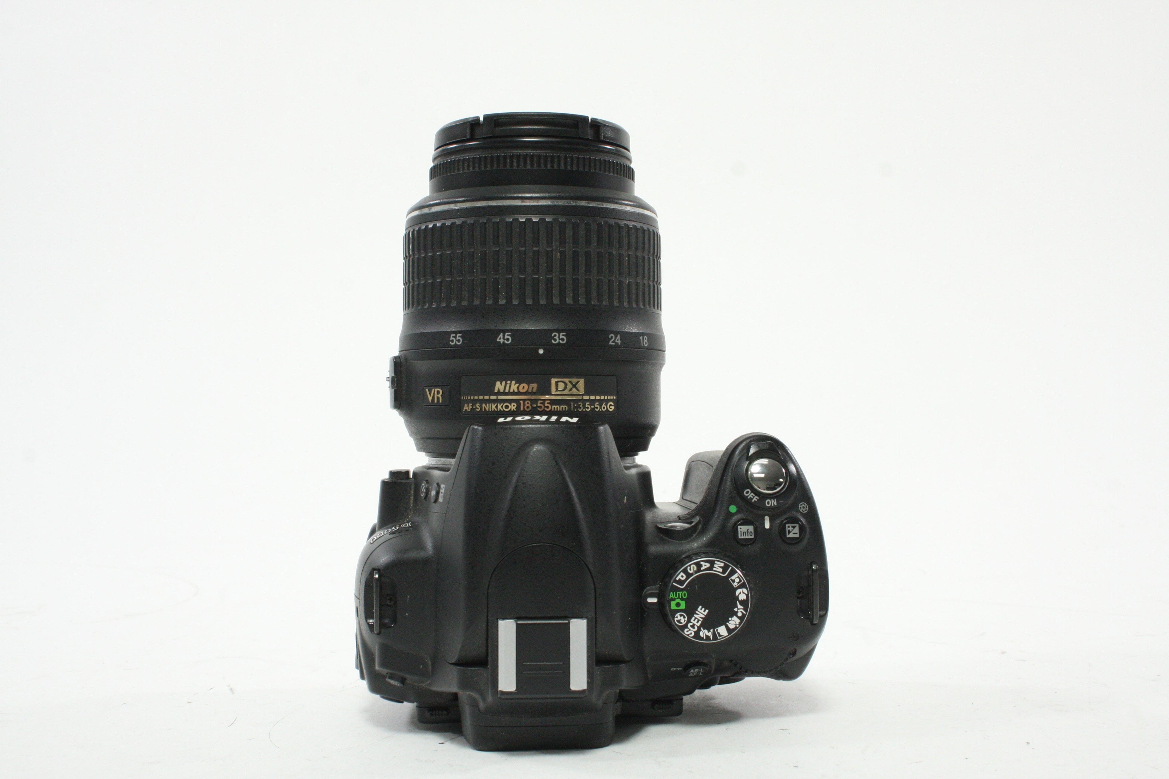 Nikon D5000 DSLR Camera with 18-55mm df/3.5-5.6G VR Lens with Shutter Count 7,362