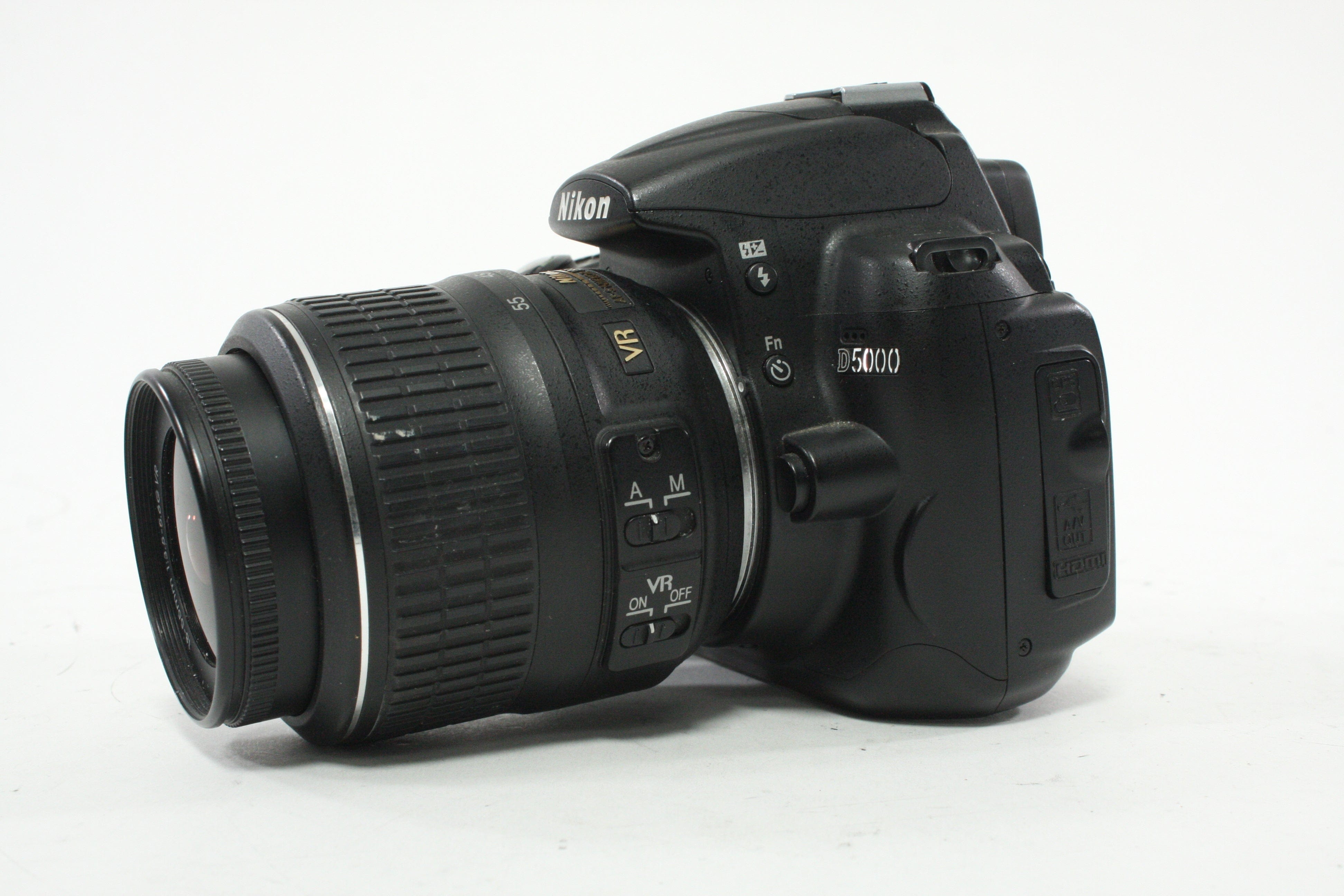 Nikon D5000 DSLR Camera with 18-55mm df/3.5-5.6G VR Lens with Shutter Count 7,362