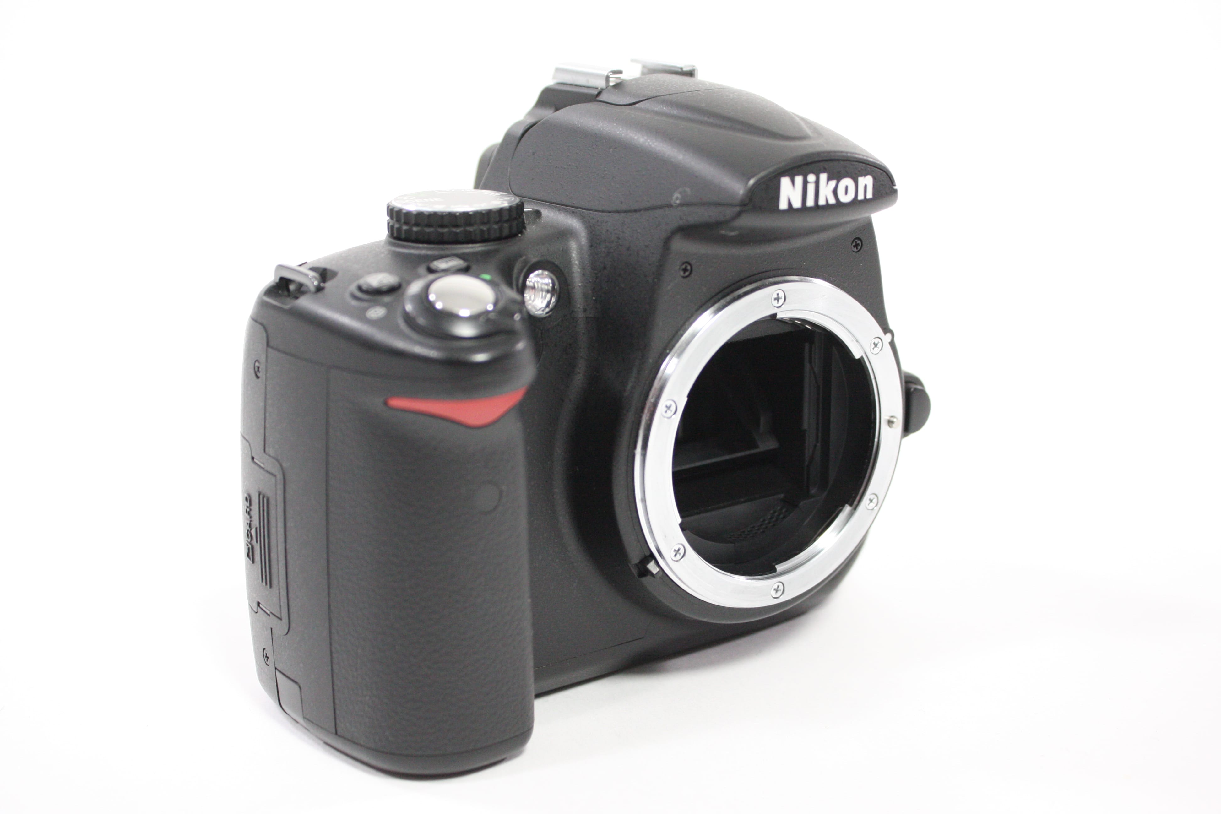 Nikon D5000 DSLR Camera with 18-55mm f/3.5-5.6G VR AF-S Lens for F Mount with Shutter Count 3,872